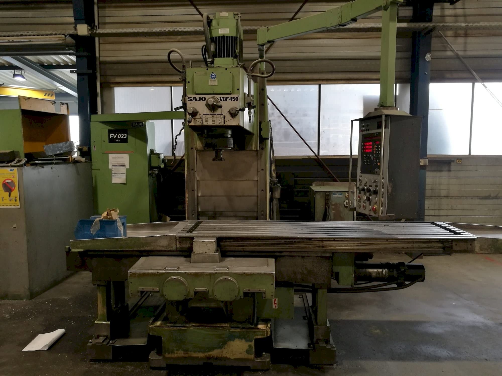 Vista Frontal  da SAJO VBF450  máquina