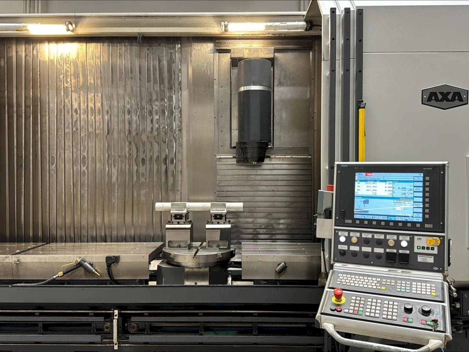 Vista Frontal  da AXA VHC-2  máquina