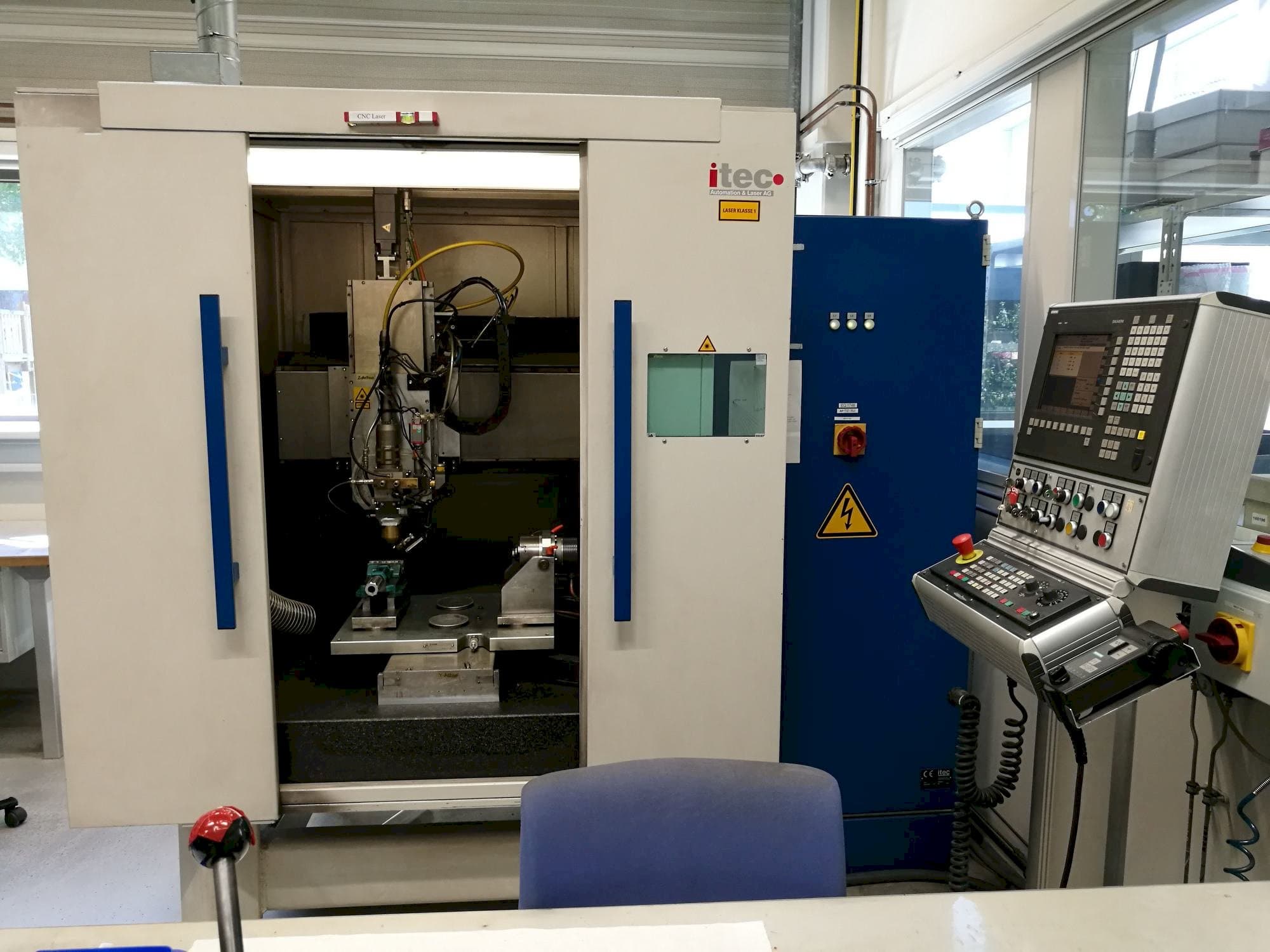 Vista Frontal  da ITEC vmaxS  máquina