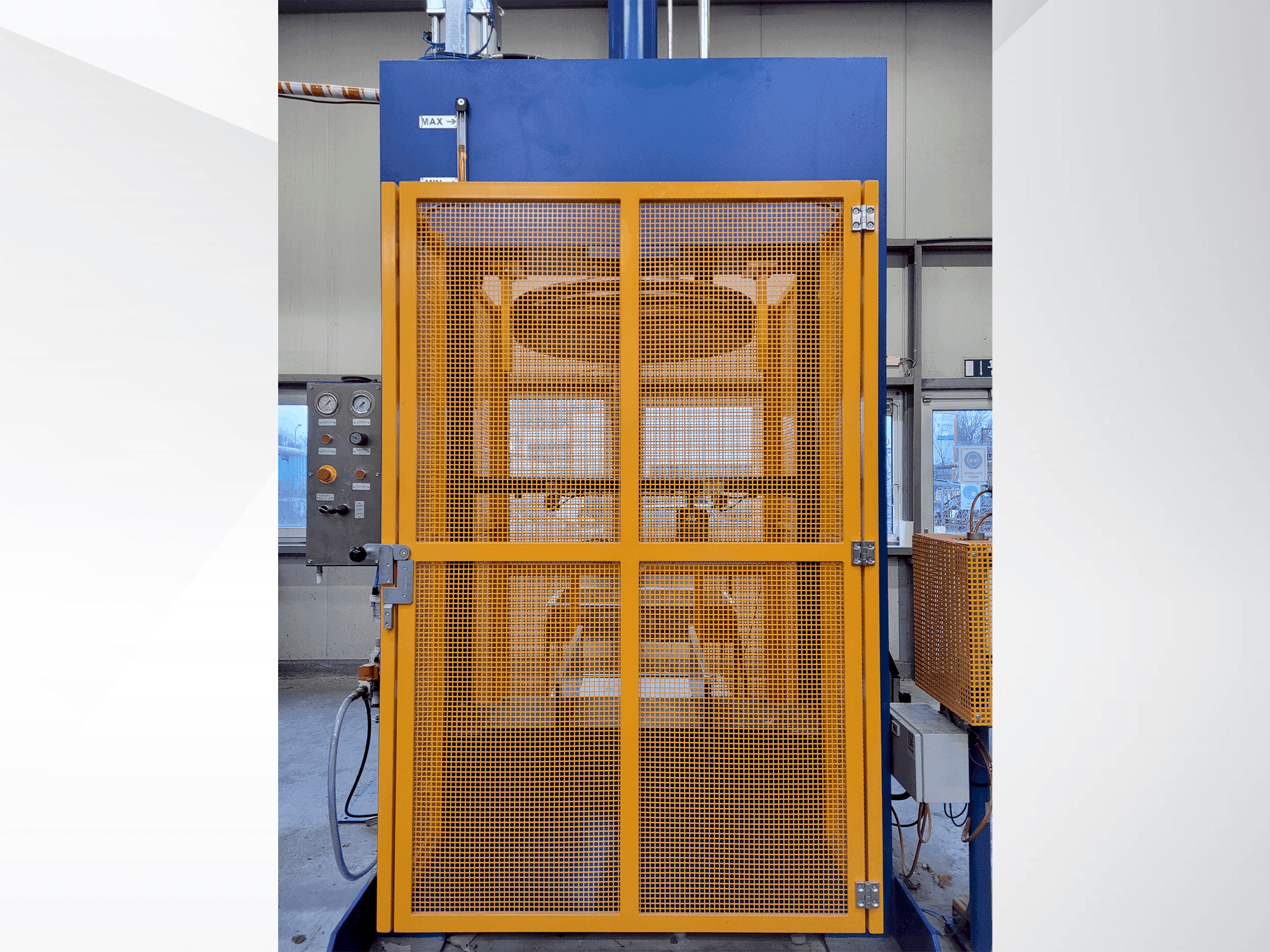 Vista Frontal  da NANINNI RENATO PV- EXTRUDER MOD.PV800M-AT  máquina