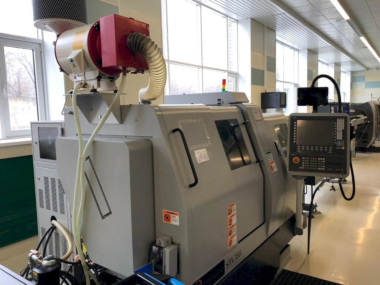 Vista Frontal  da Hanwha STL 38H  máquina