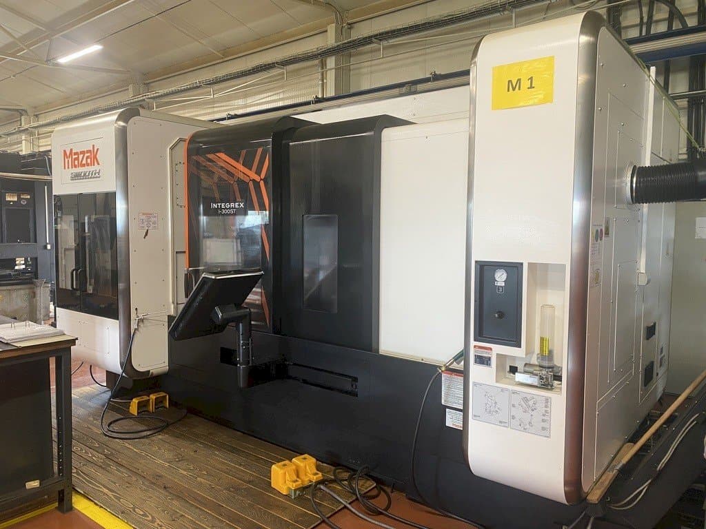 Vista Frontal  da Mazak INTEGREX i-300 ST  máquina