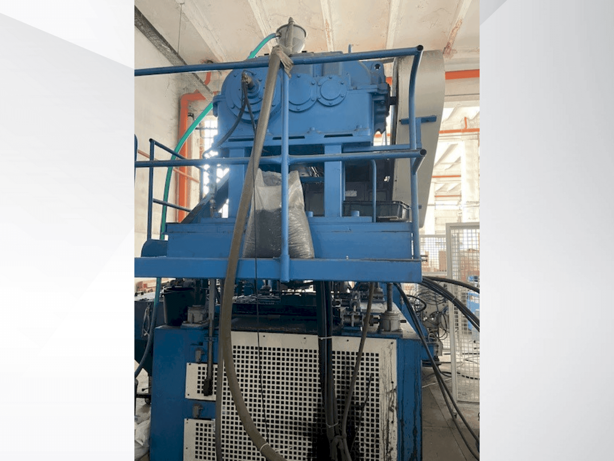 Vista Frontal  da KAUTEX KEB 120  máquina