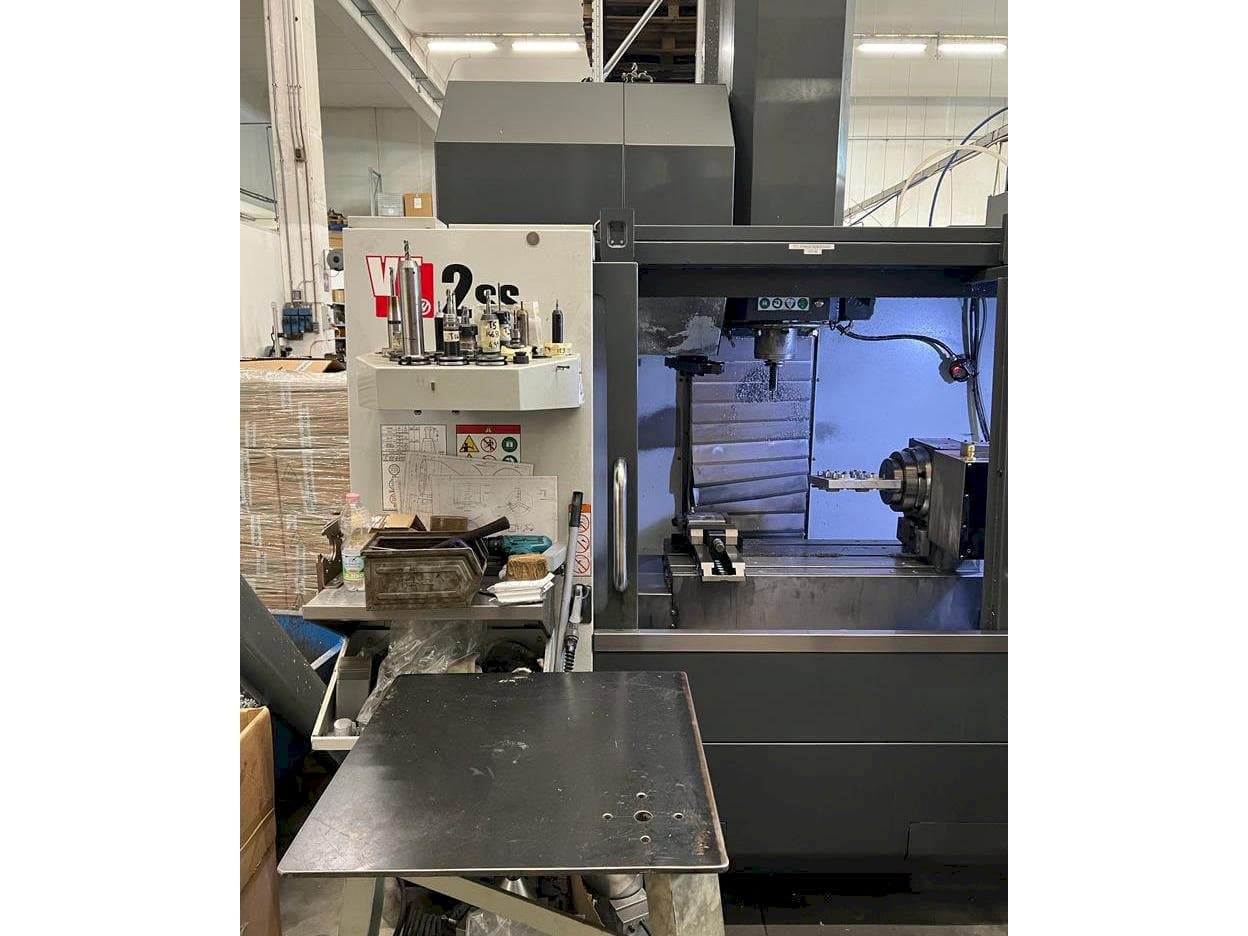 Vista Frontal  da HAAS VF-2SS  máquina