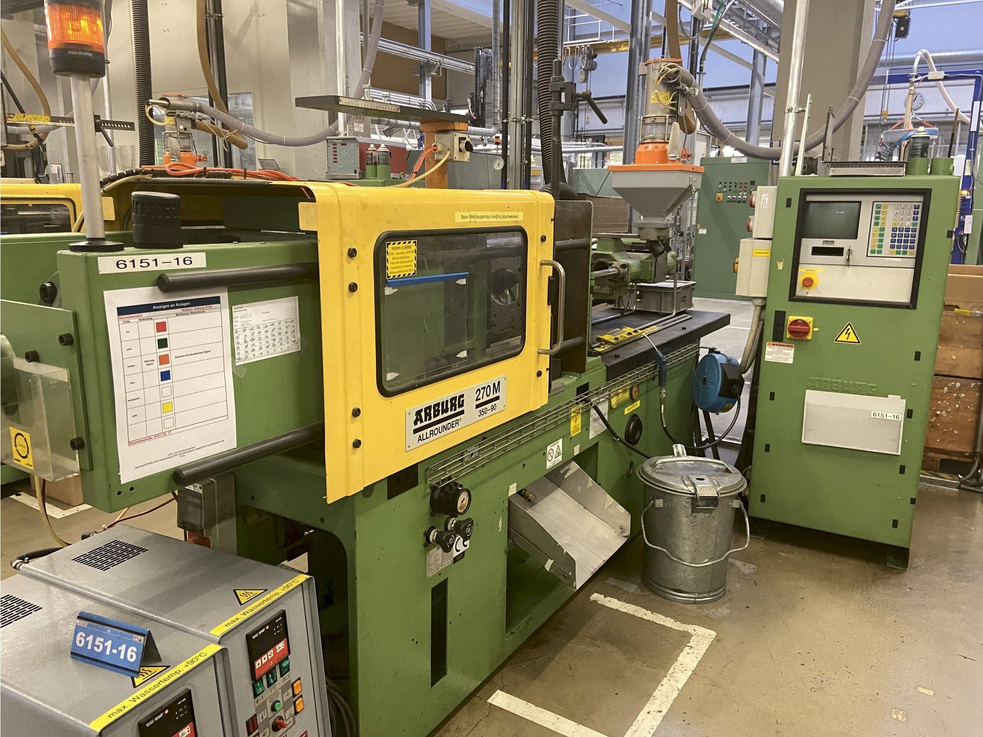 Vista Frontal  da Arburg ALLROUNDER 270 M 350 - 90  máquina