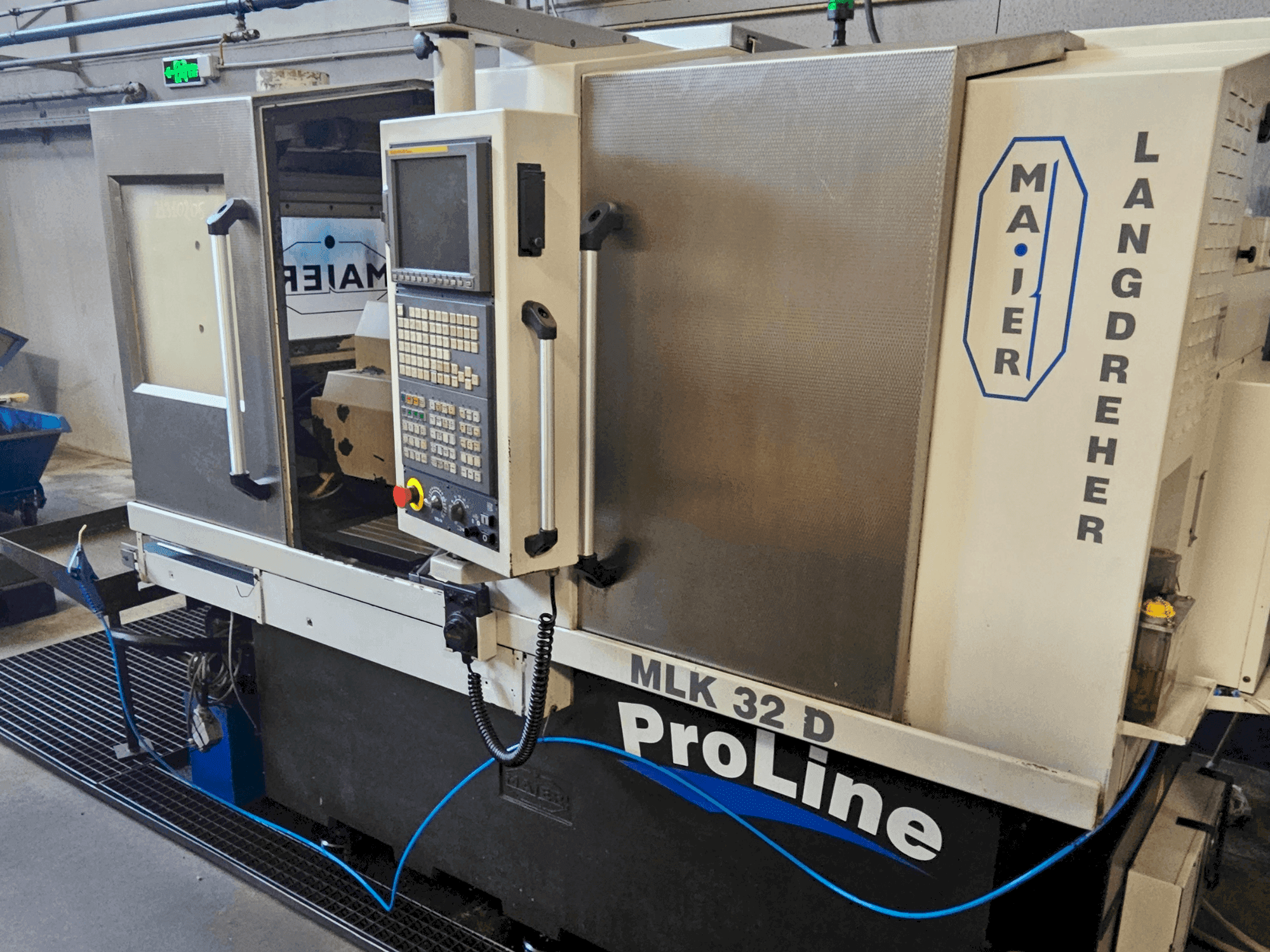 Vista Frontal  da Maier MLK 32D  máquina