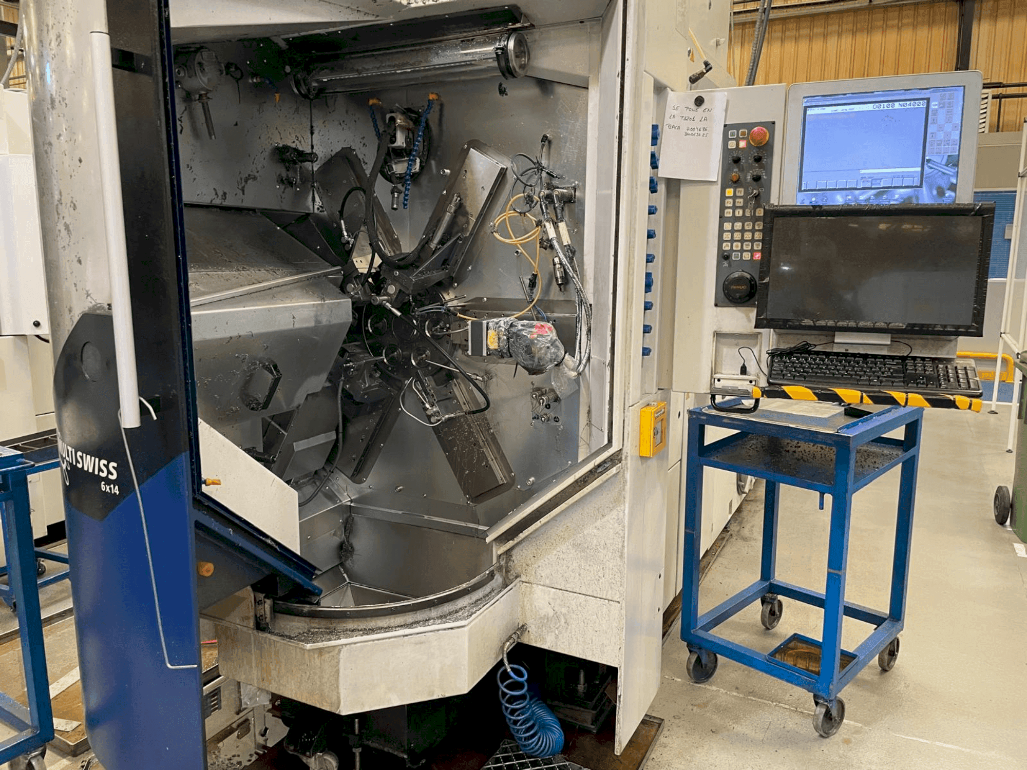 Vista Frontal  da TORNOS MultiSwiss 6x14  máquina