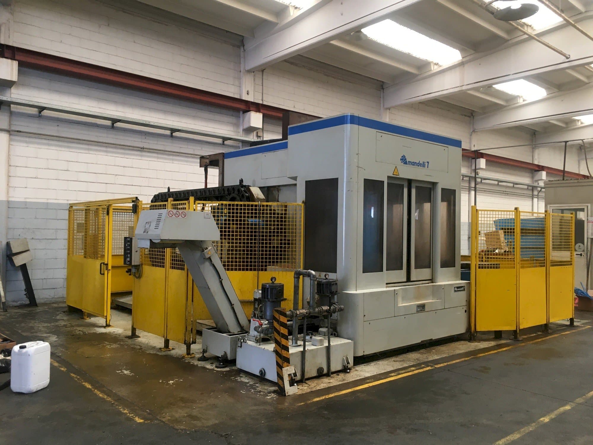 Vista Frontal  da Mandelli Type 7  máquina