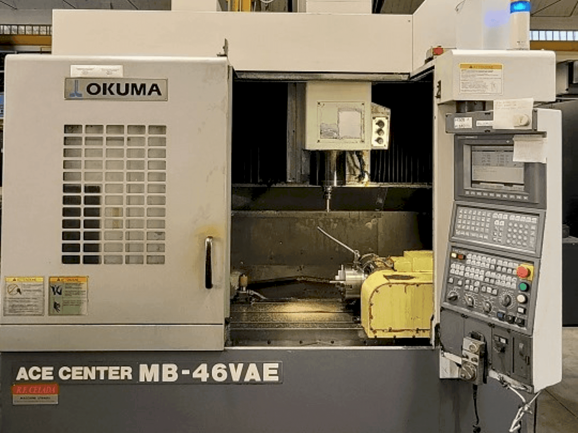 Vista Frontal  da Okuma MB-46VAE  máquina