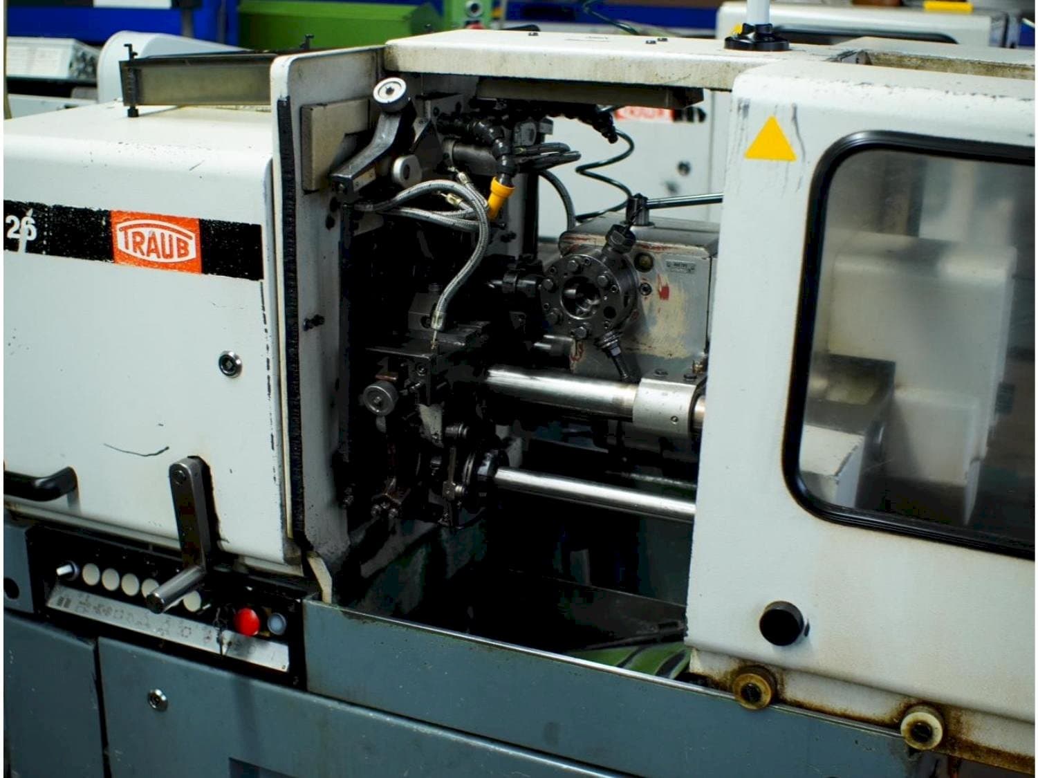 Vista Frontal  da TRAUB TK42  máquina