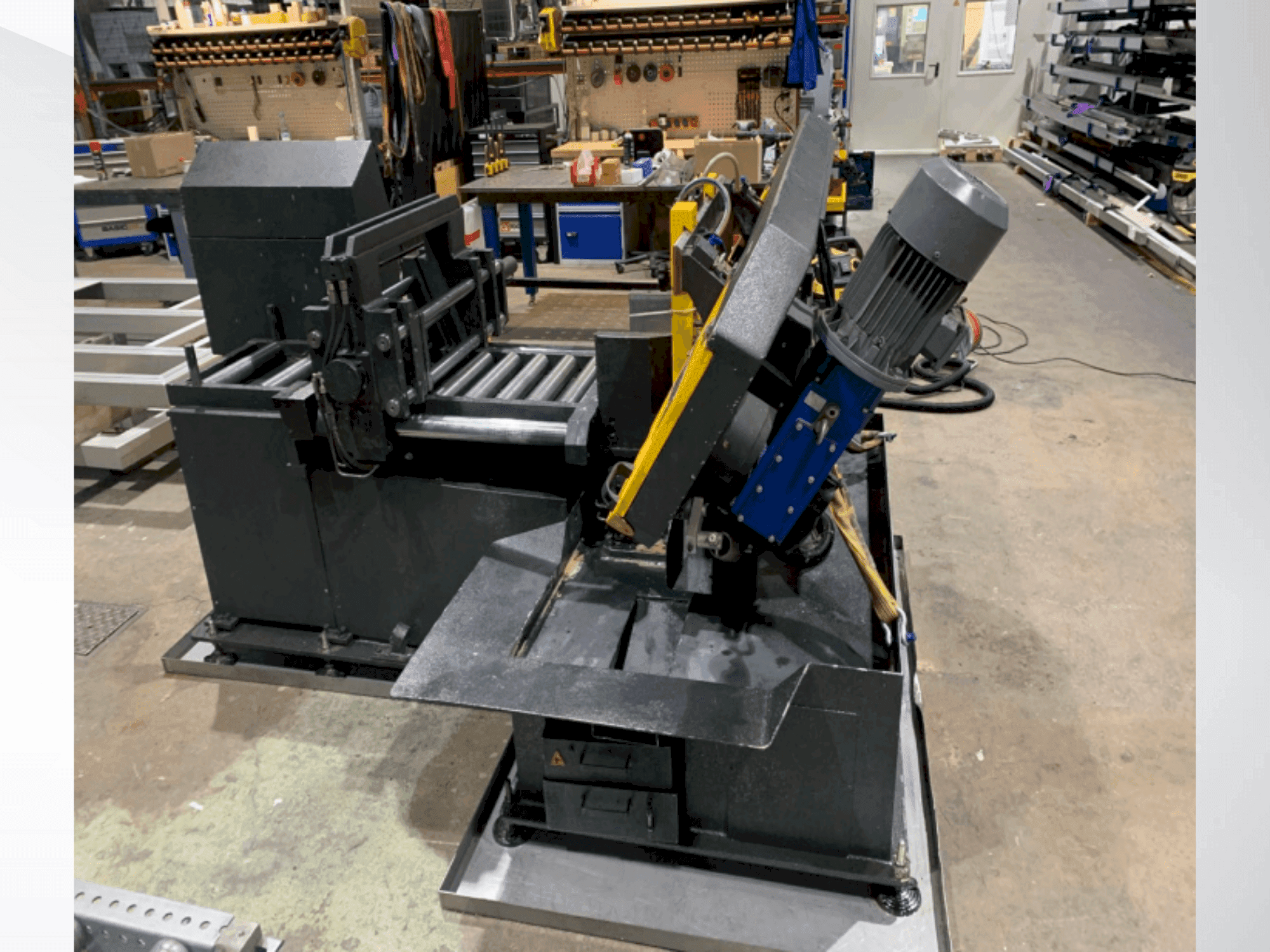 Vista Frontal  da BEKA-MAK BMSO 320 GH  máquina