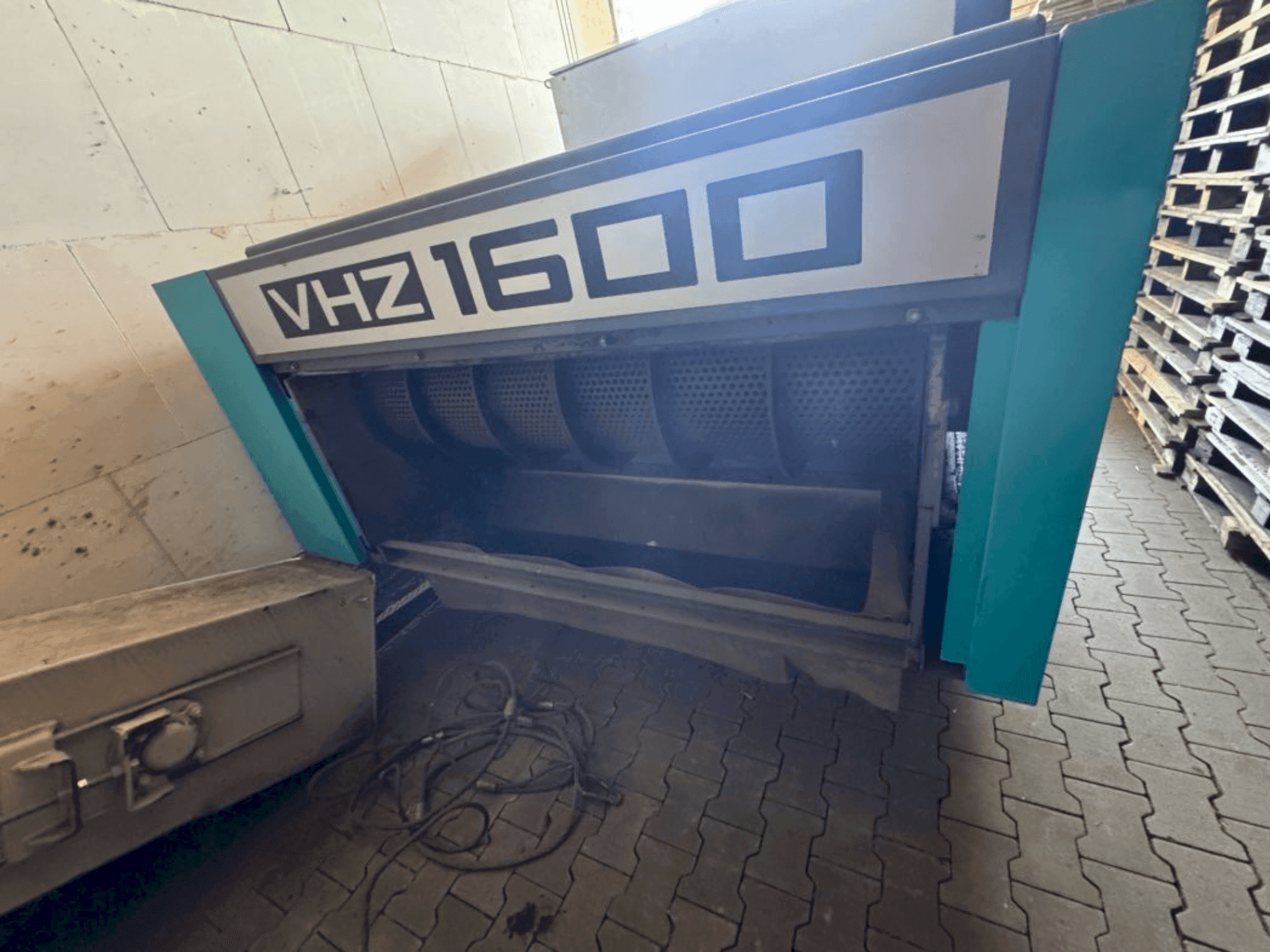 Vista Frontal  da VECOPLAN VHZ 1600  máquina