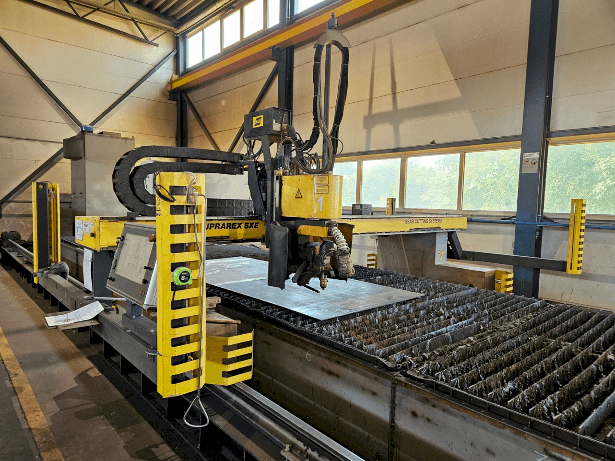 Vista Frontal  da ESAB Suprarex SXE HD 4000 230 V  máquina