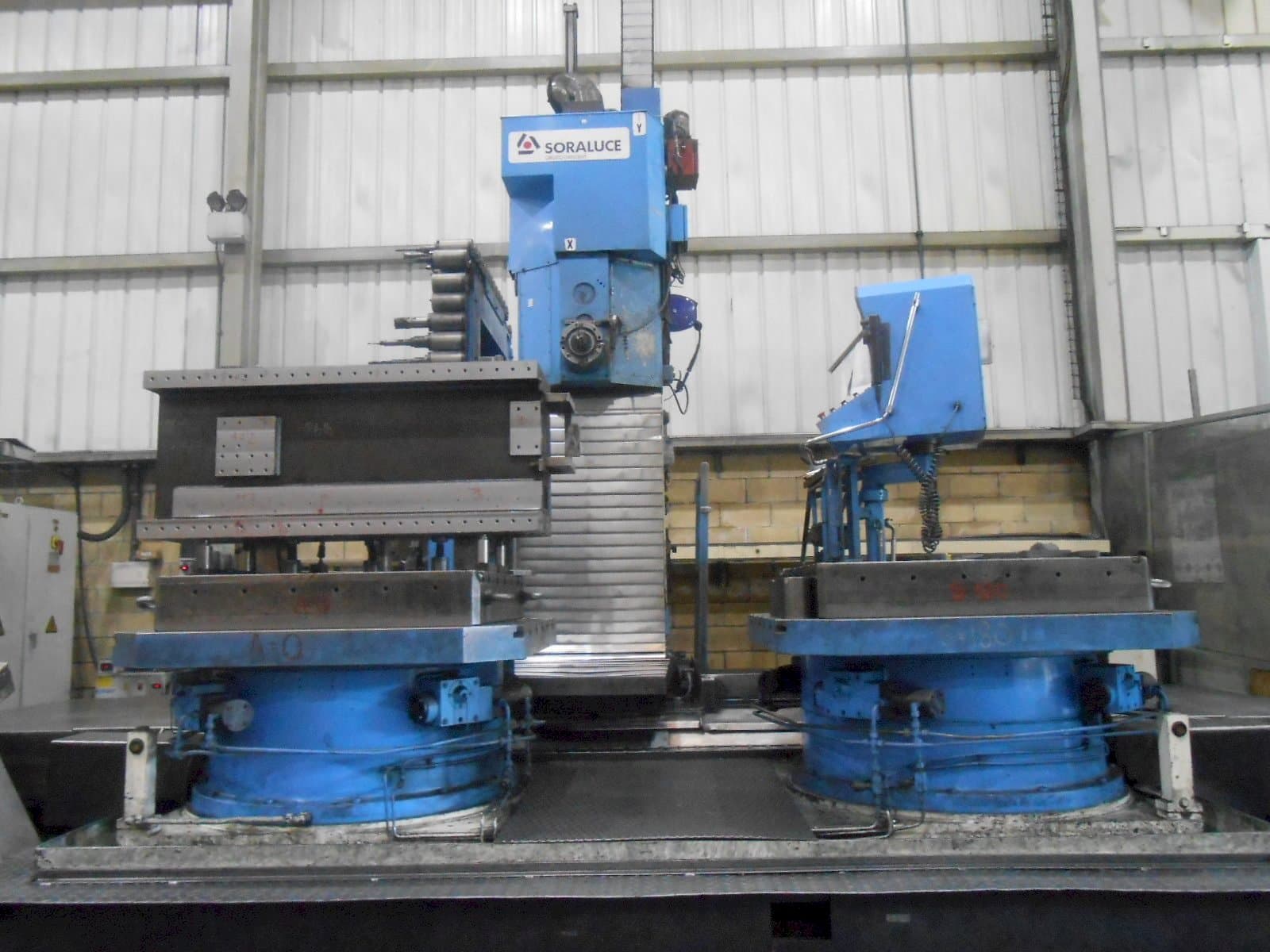 Vista Frontal  da Soraluce CMH-100  máquina