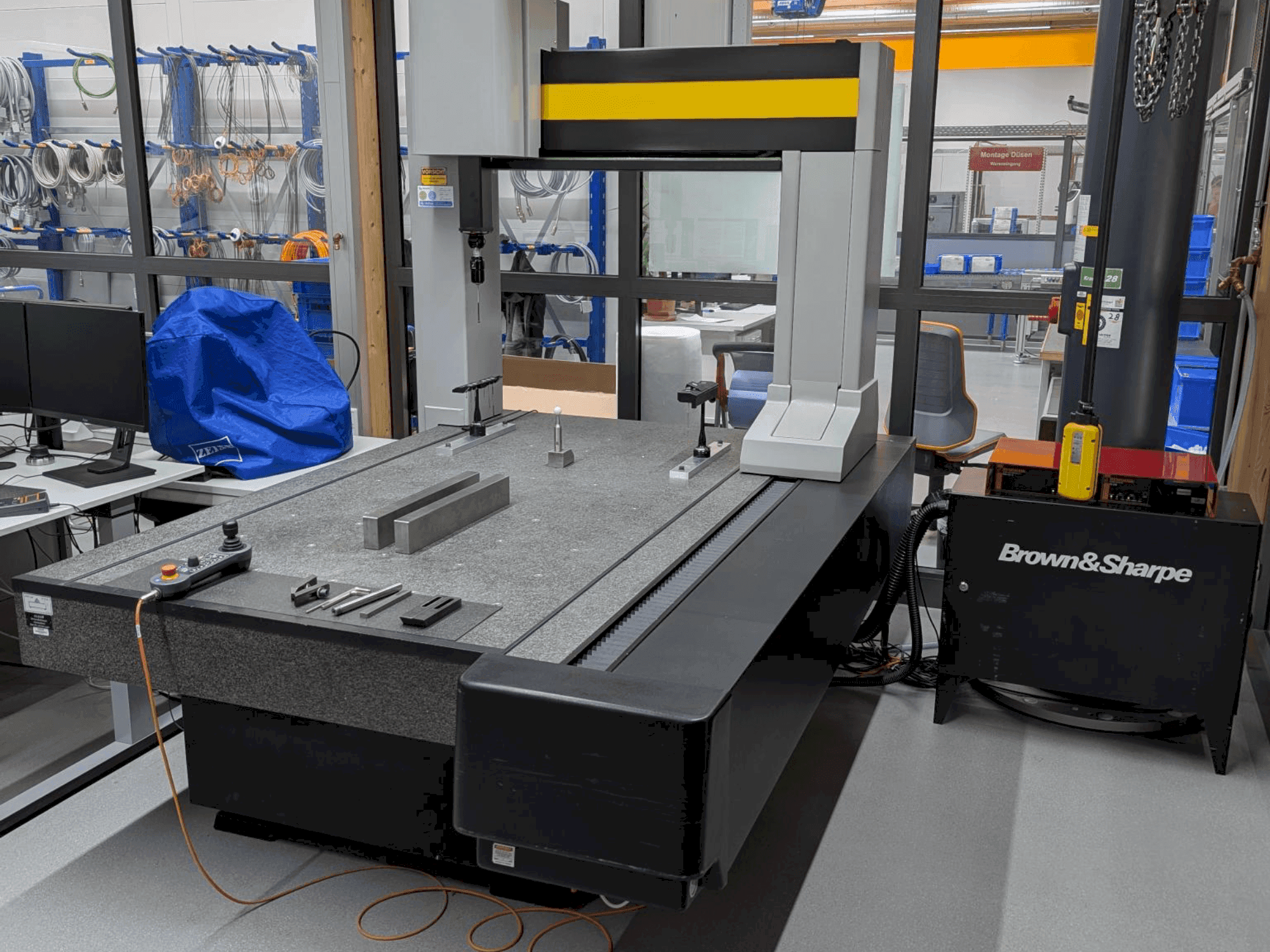 Vista Frontal  da BROWN & SHARPE Chameleon  máquina