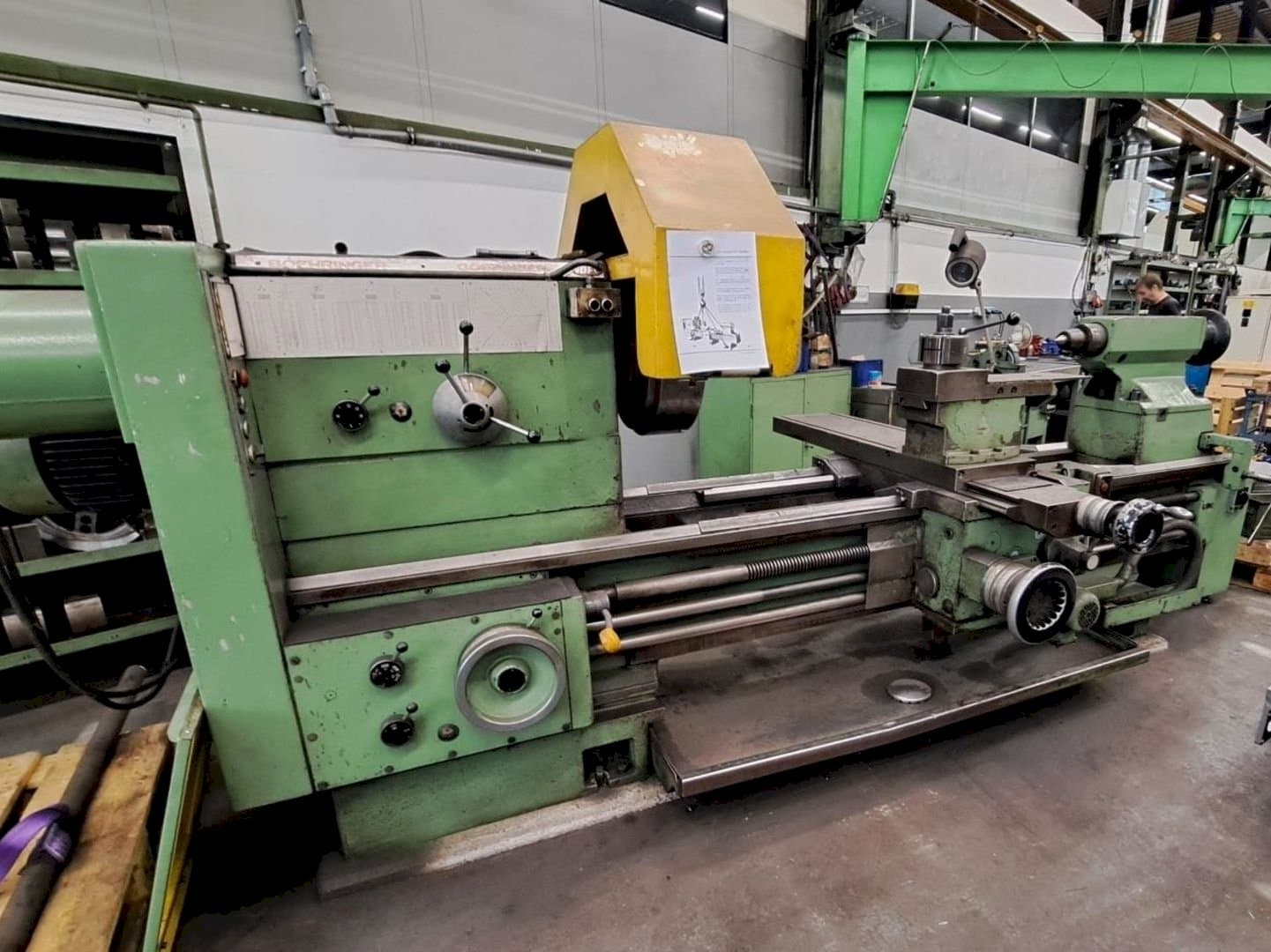 Vista Frontal  da BOEHRINGER VDF V 800  máquina