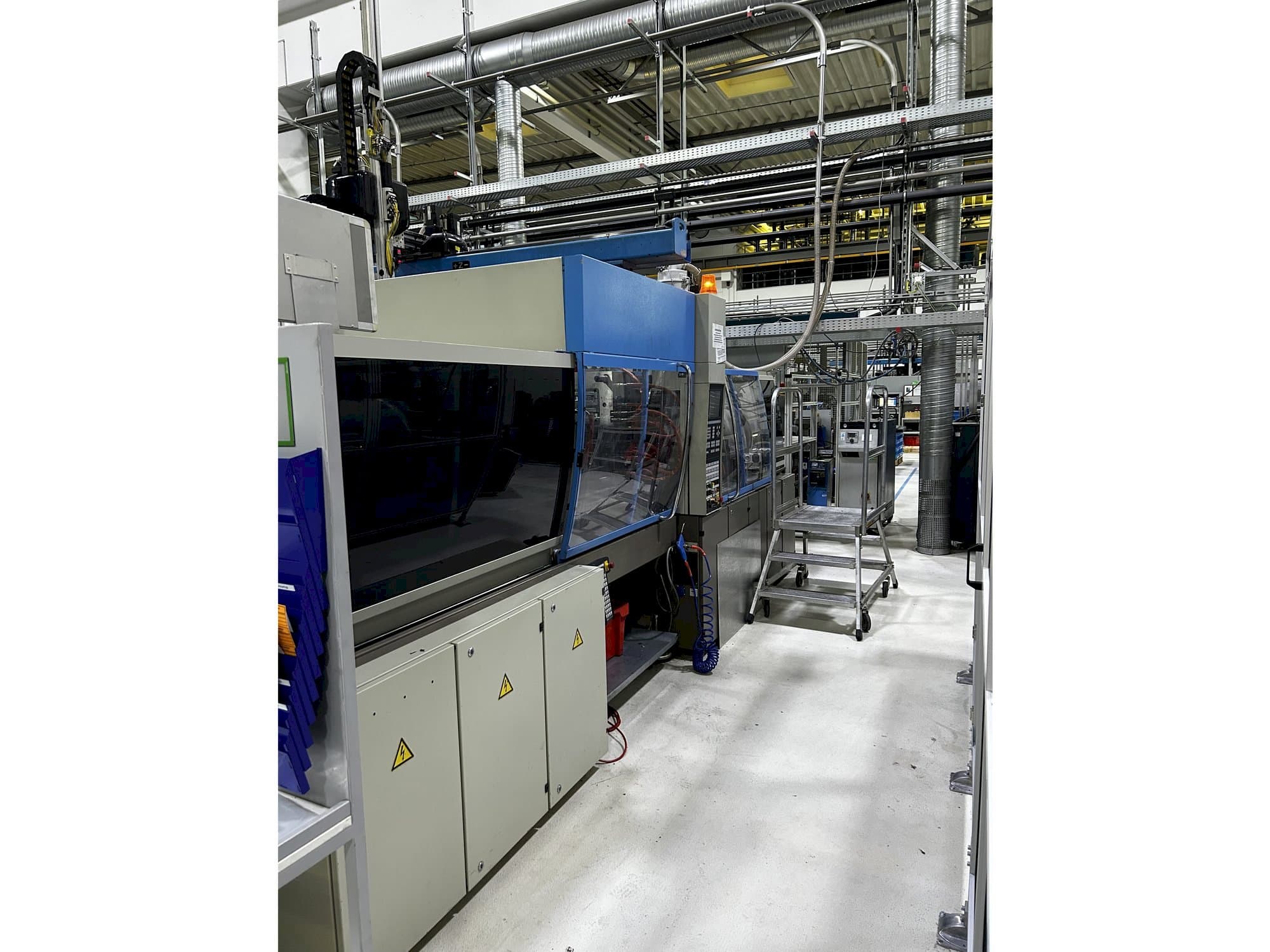 Vista Frontal  da Engel ES 750/175 HL  máquina