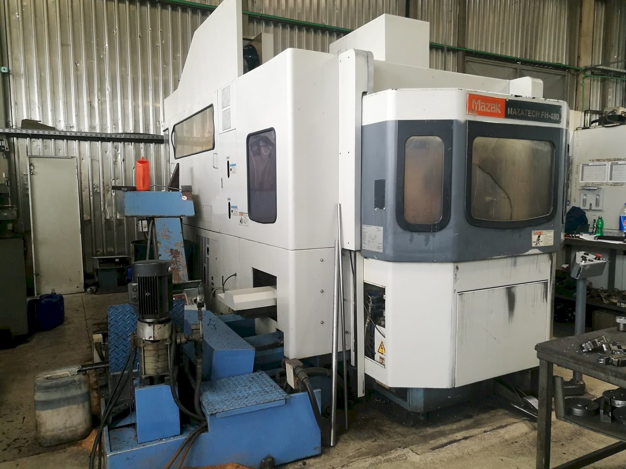 Vista Lateral Esquerda  da Mazak FH-480  máquina