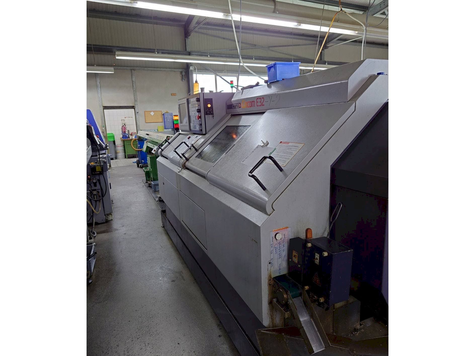 Vista Lateral Direita  da Citizen E32-Y-2  máquina