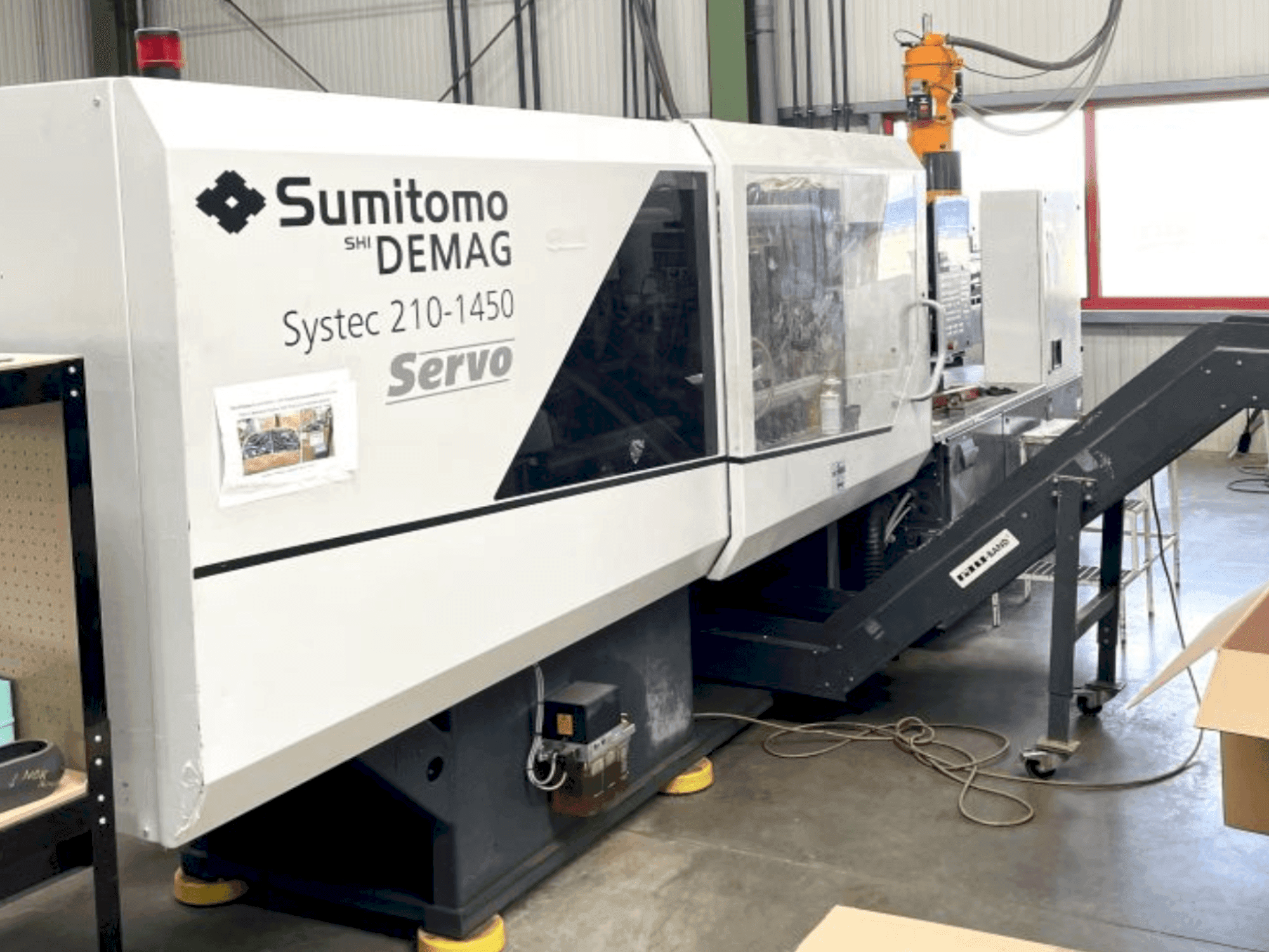 Vista Frontal  da DEMAG System 210-1450  máquina