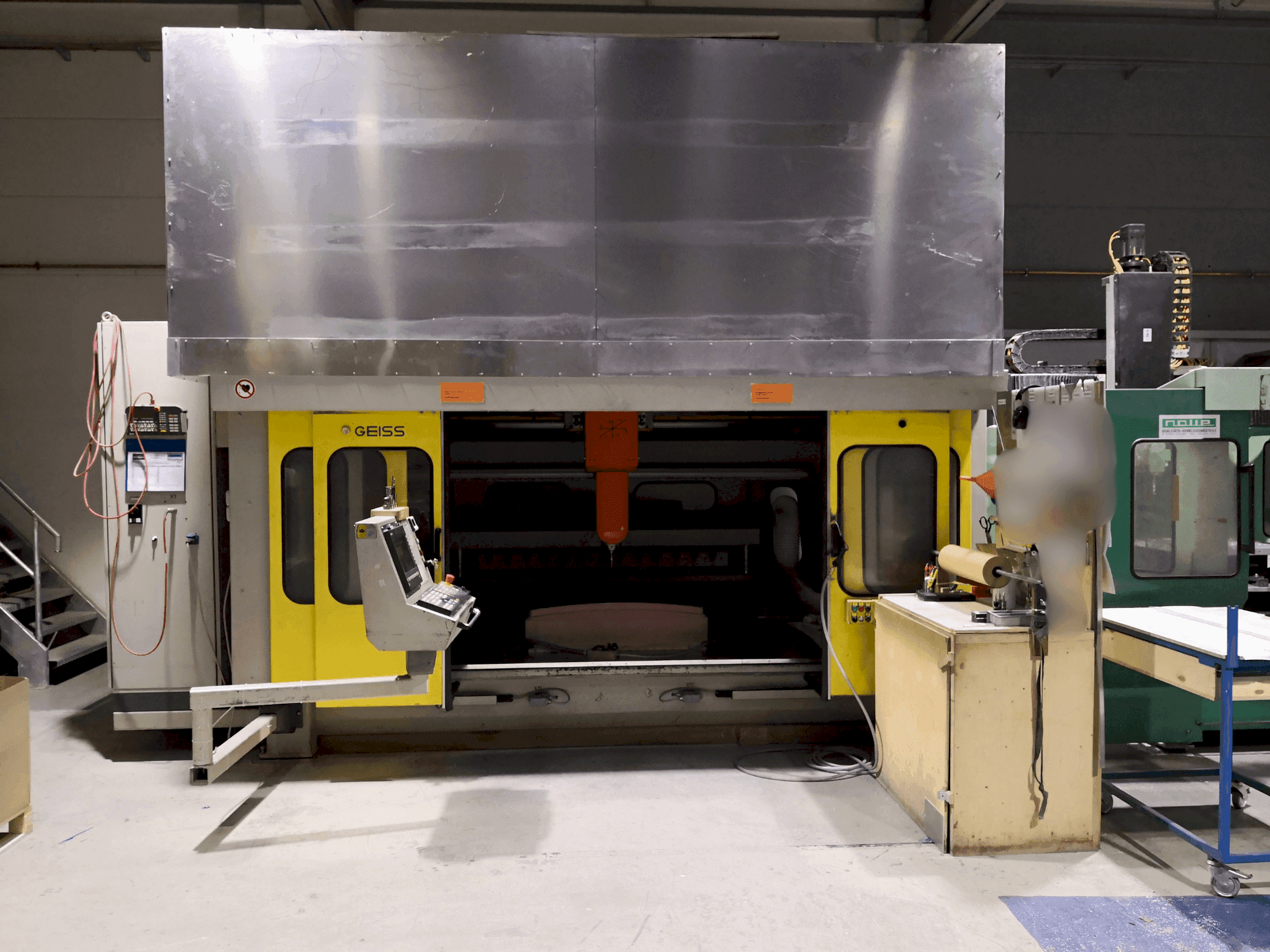 Vista Frontal  da GEISS FZ 2000 x 1000  máquina