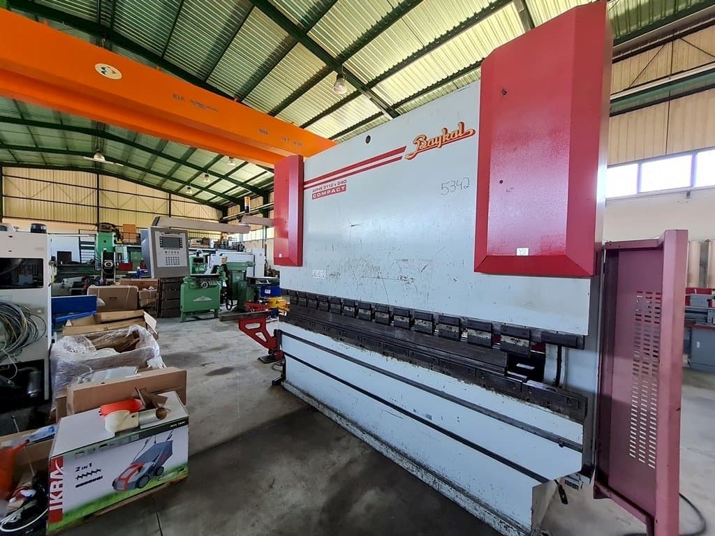 Vista Frontal  da Baykal APHS 3112 x 240  máquina