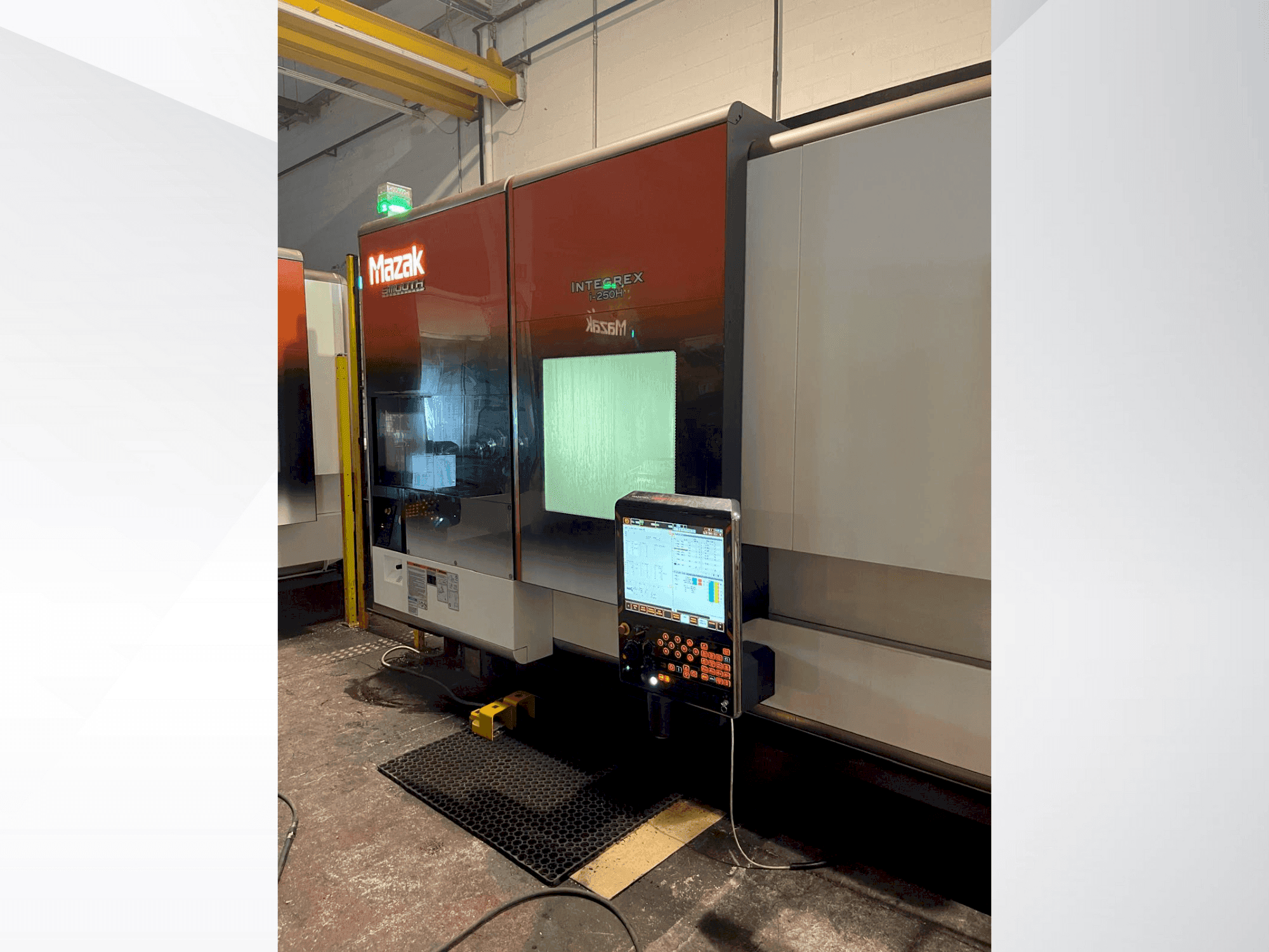 Vista Frontal  da Mazak Integrex i-250H  máquina