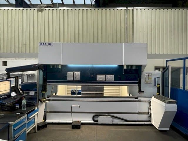 Vista Frontal  da Trumpf TruBend 5130  máquina