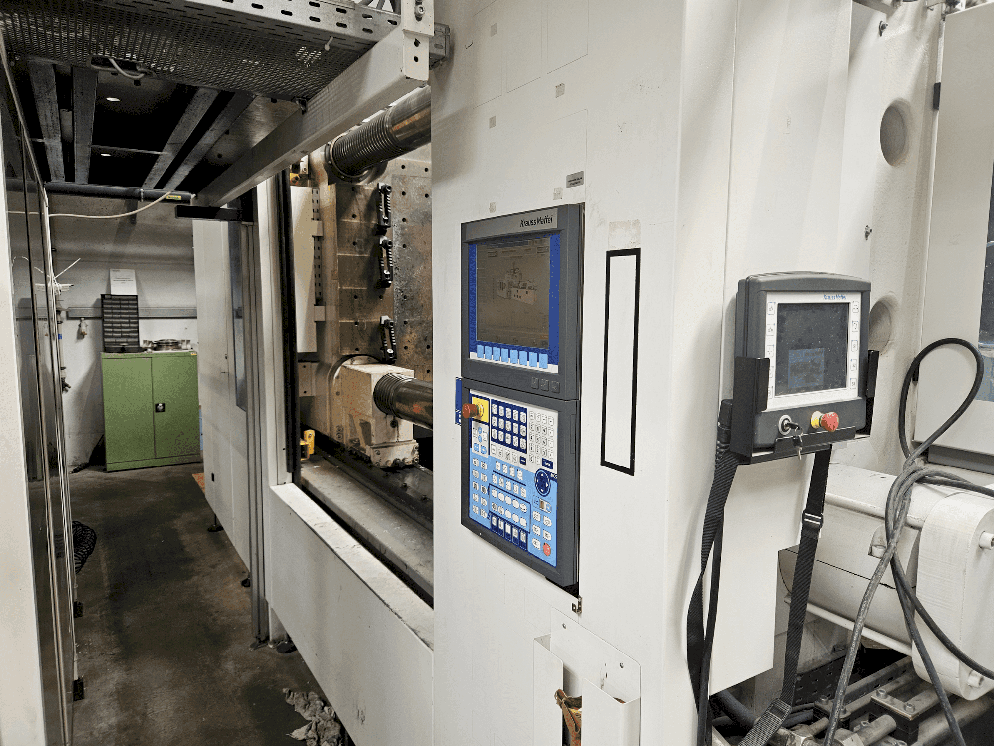 Vista Frontal  da Krauss Maffei 800-12000 MX  máquina