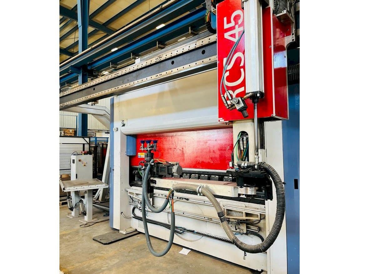 Vista Frontal  da AMADA Flexa 100-30 Schiavi  máquina