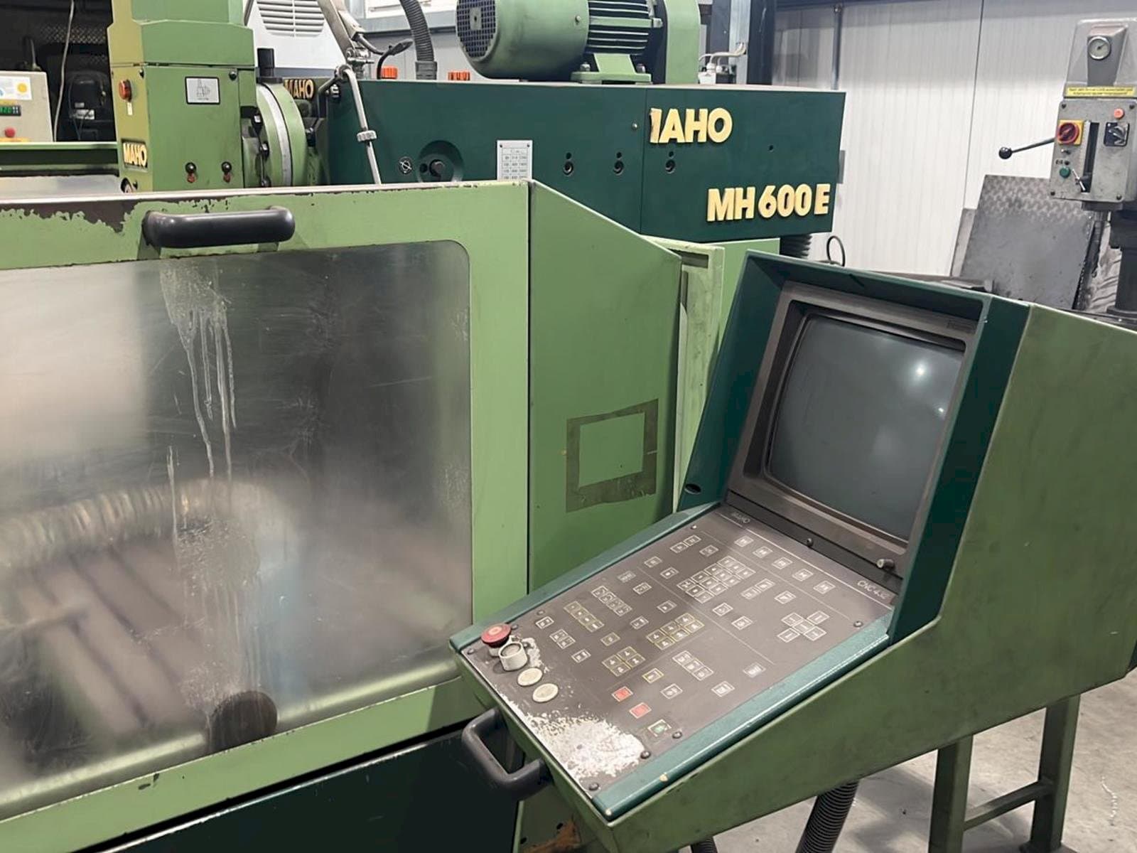 Vista Frontal  da MAHO MH 600 E  máquina