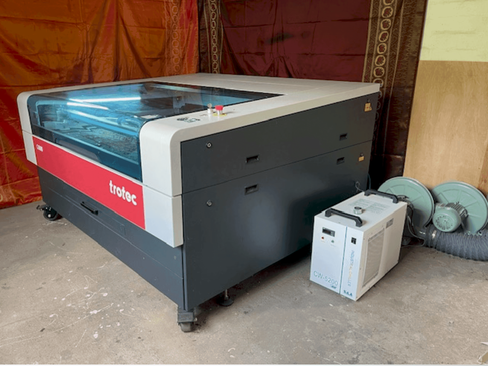 Vista Frontal  da Trotec Q500  máquina