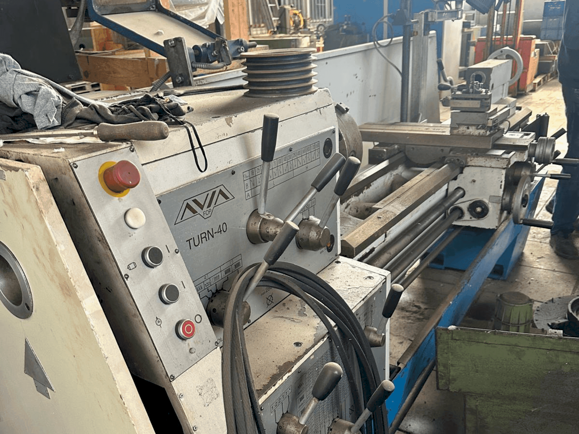 Vista Frontal  da Avia									 TURN-40  máquina