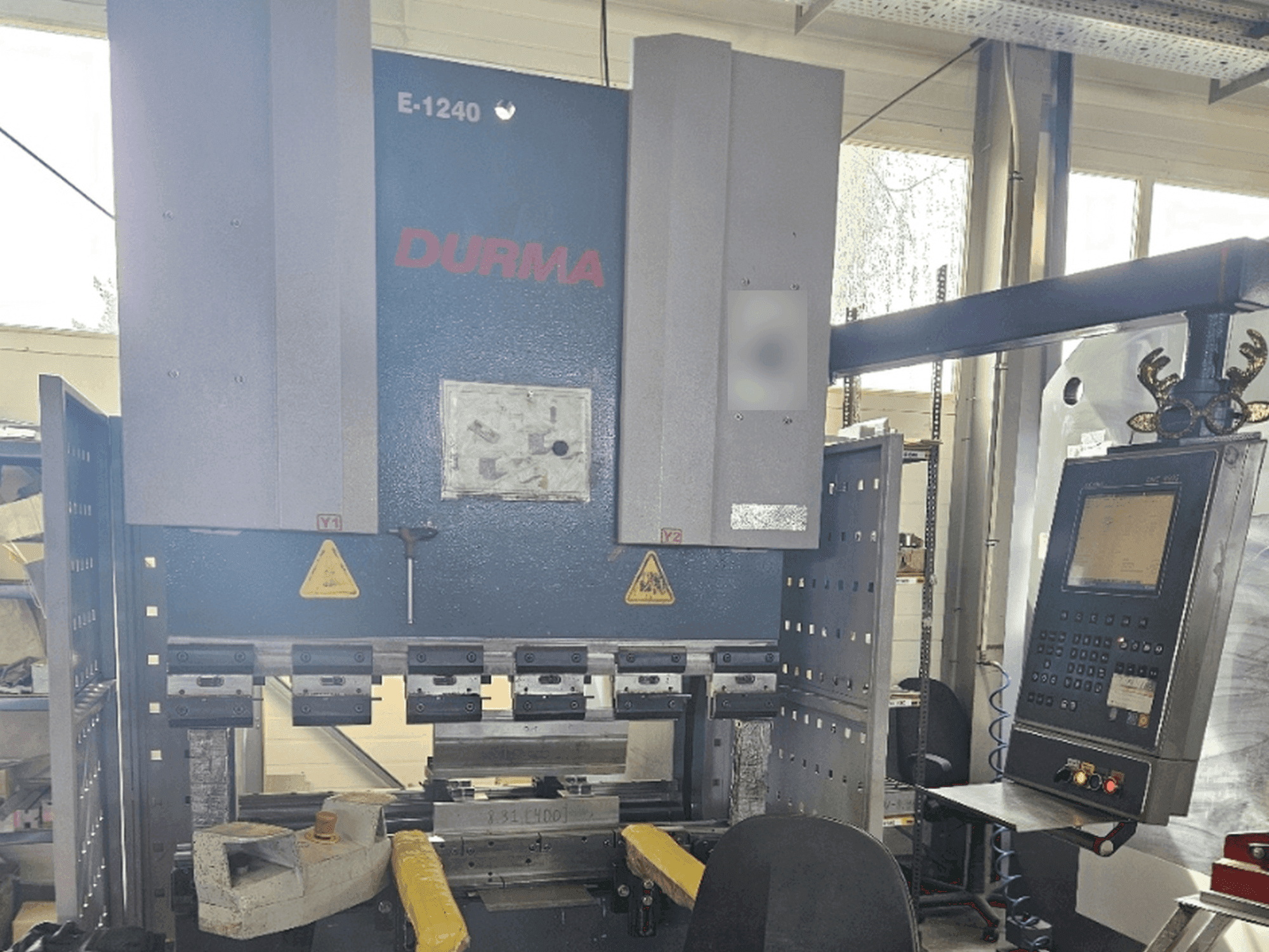 Vista Frontal  da Durma E 1240  máquina