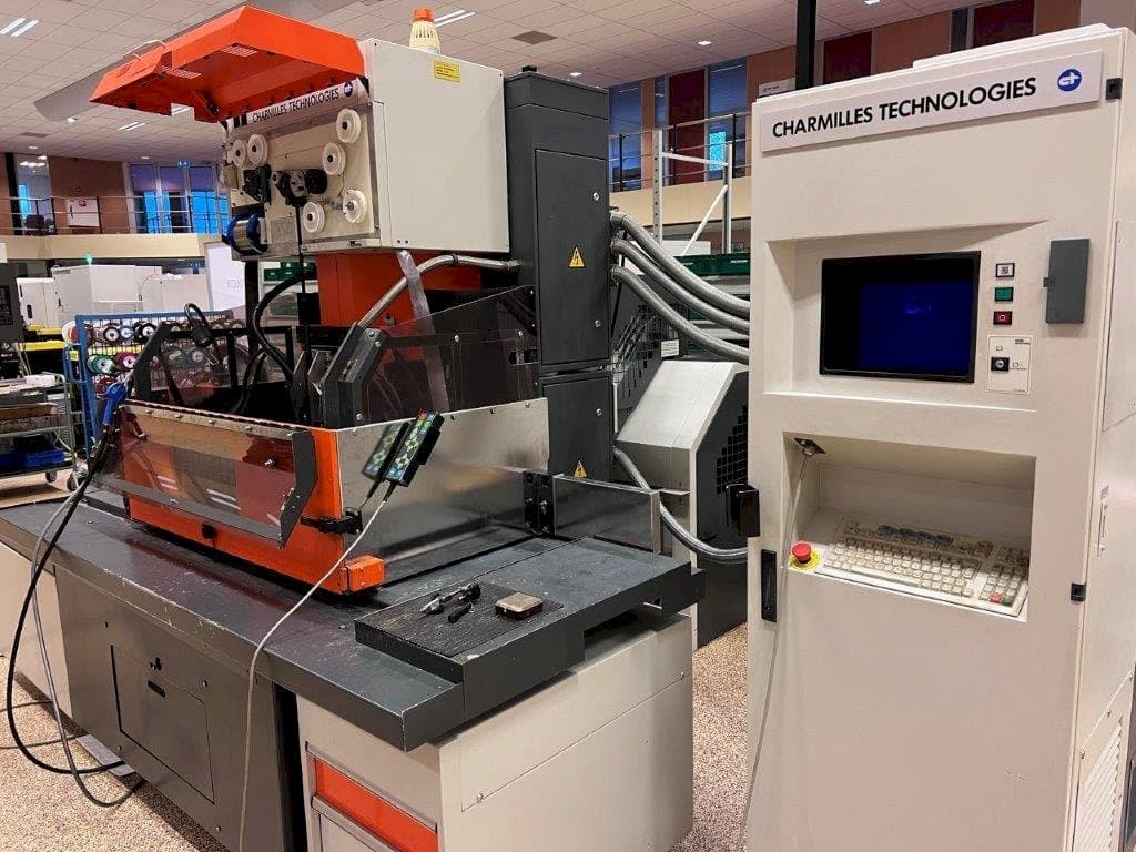 Vista Frontal  da CHARMILLES Robofil FI6020 CSL2  máquina