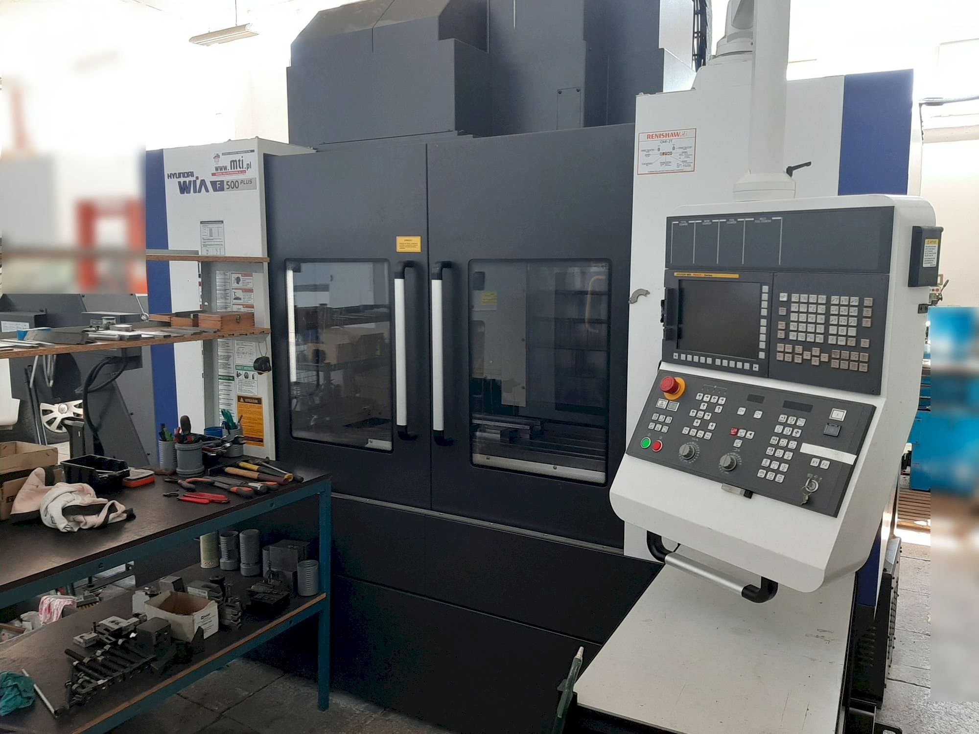 Vista Frontal  da Hyundai Wia F500 PLUS  máquina