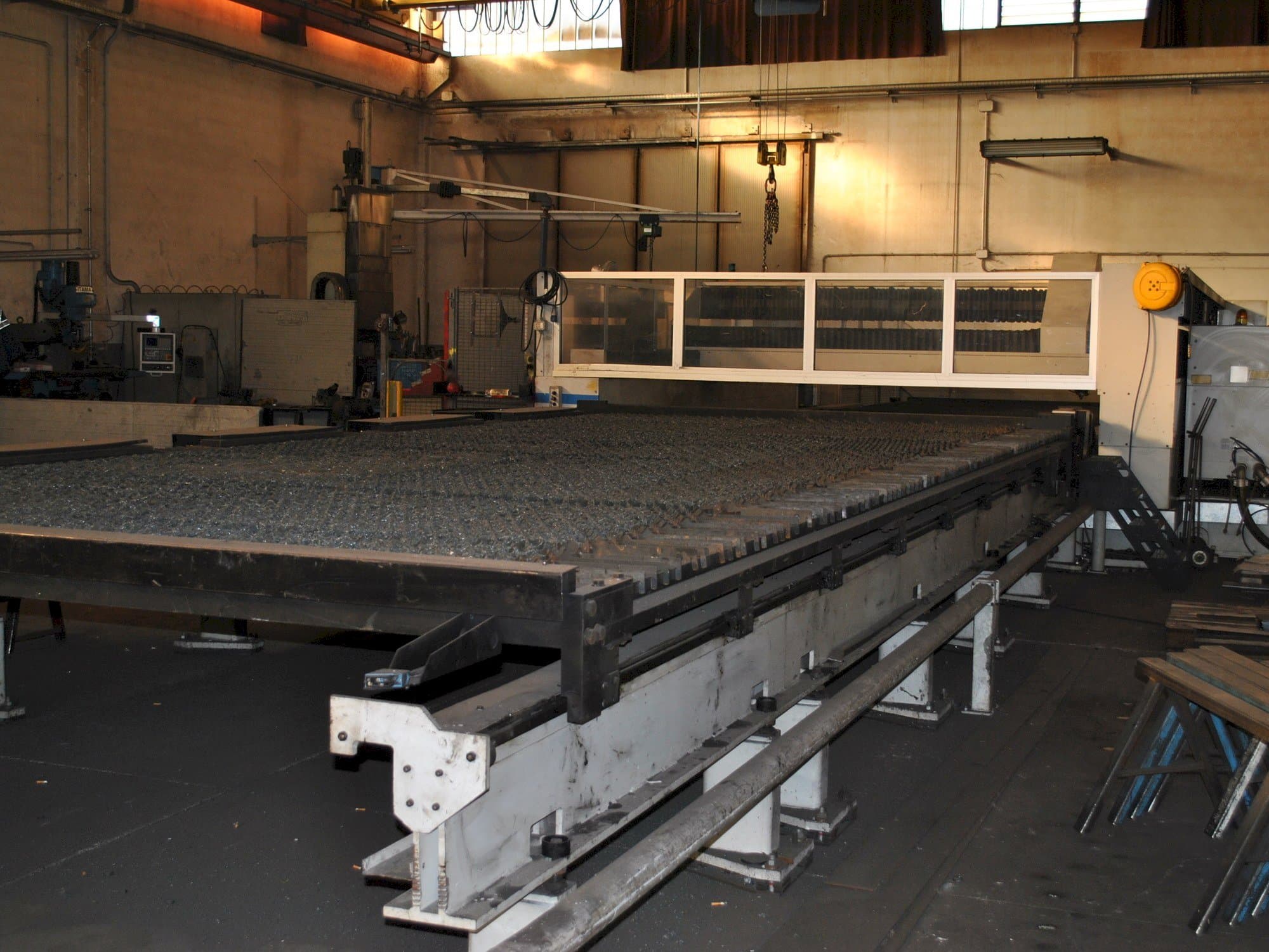 Vista Frontal  da LVD IMPULS 8031  máquina