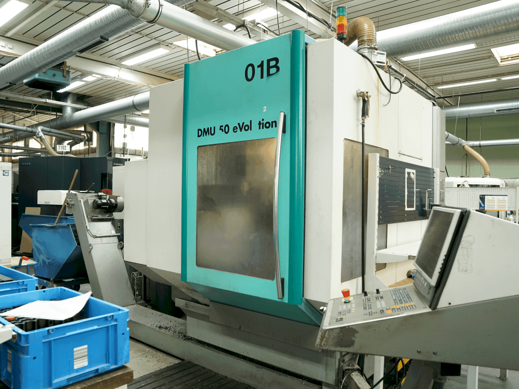 Vista Frontal  da DECKEL MAHO DMU 50 Evolution (2000)  máquina