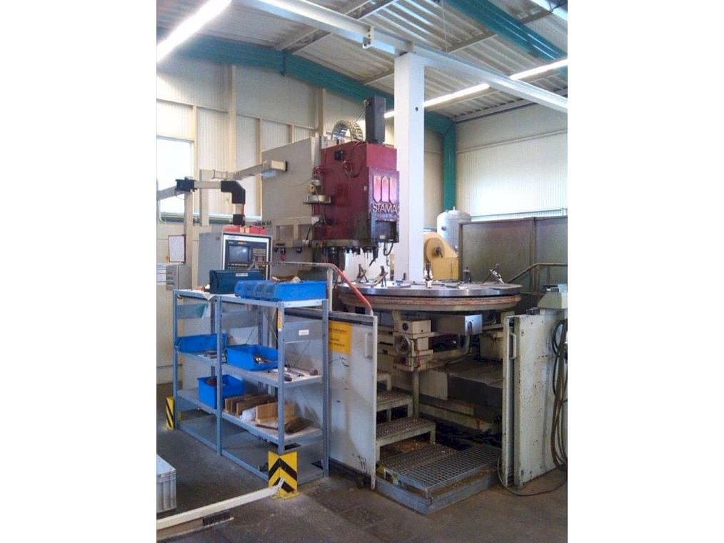 Vista Frontal  da STAMA MC 430- GÜ  máquina