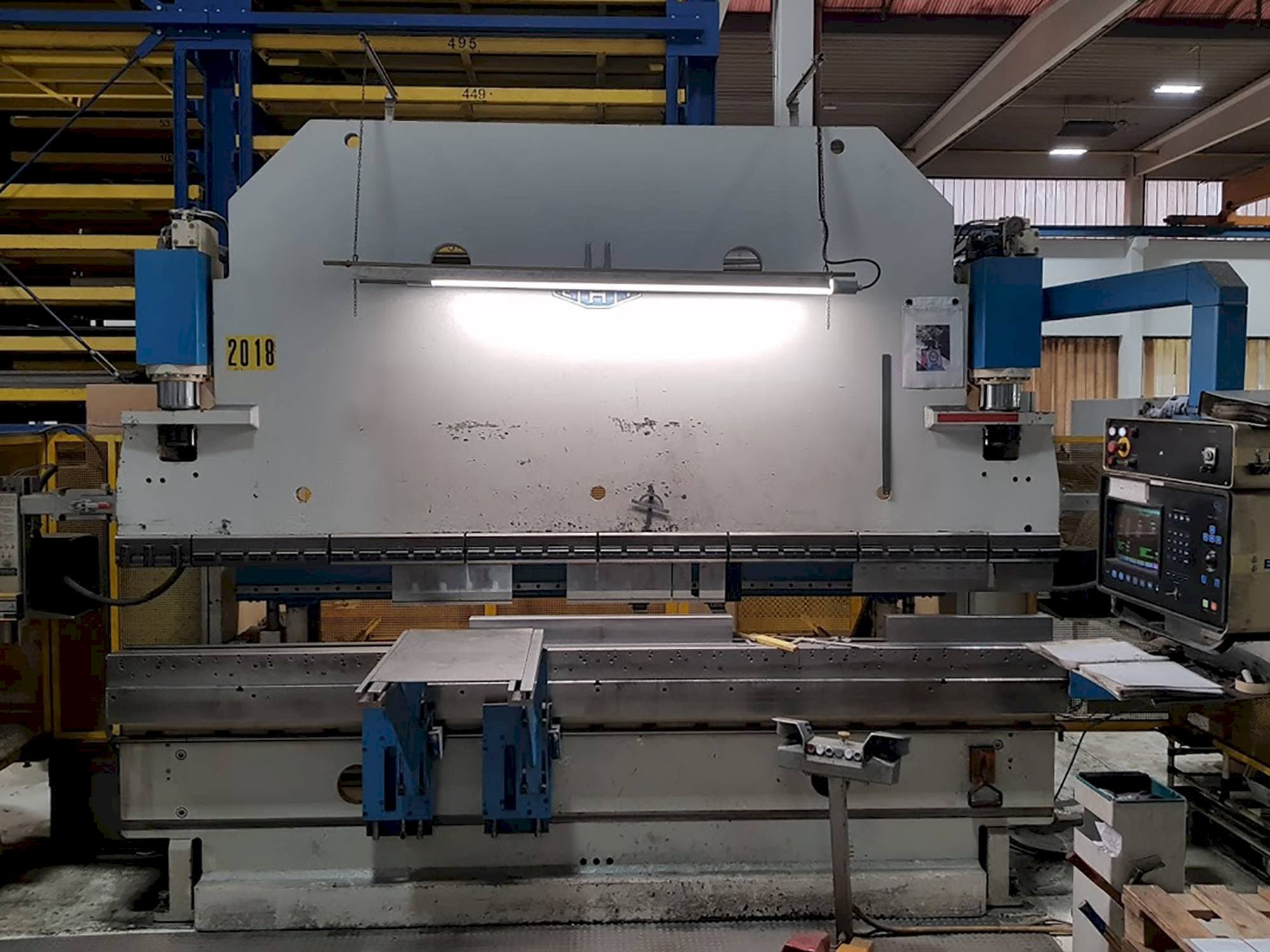 Vista Frontal  da EHT EHPS 11-35  máquina