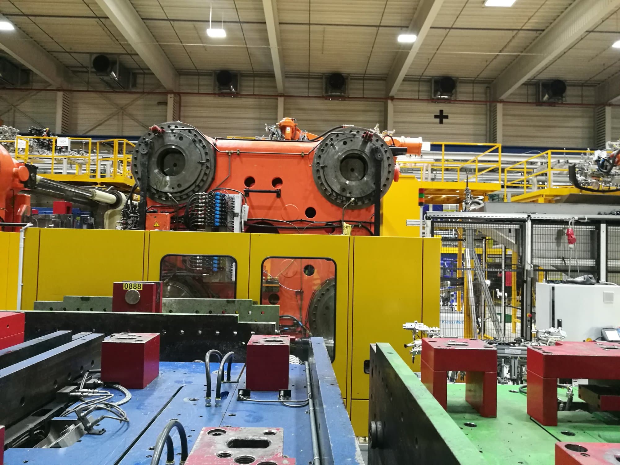 Vista Frontal  da Husky E 3150 RS 170/155  máquina