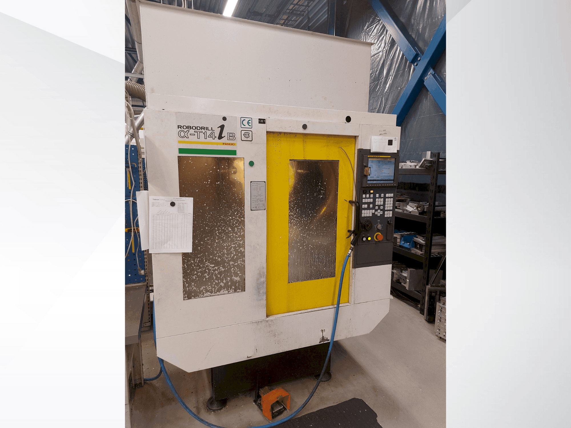 Vista Frontal  da FANUC Robodrill α-T14iB  máquina
