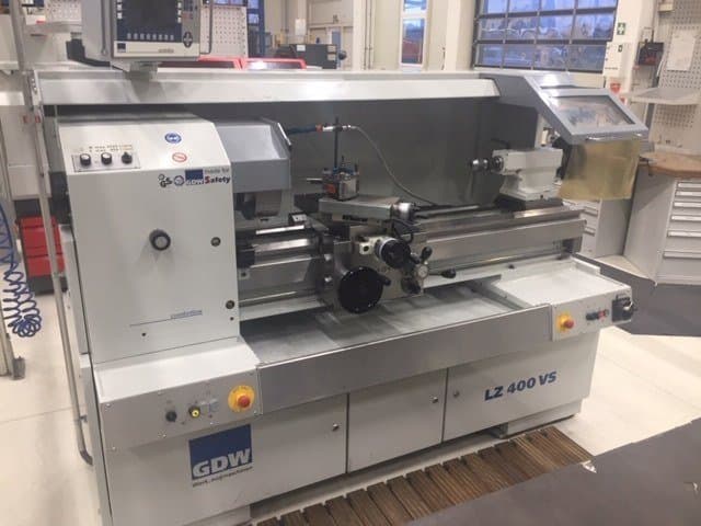 Vista Frontal  da GDW LZ400 VS  máquina