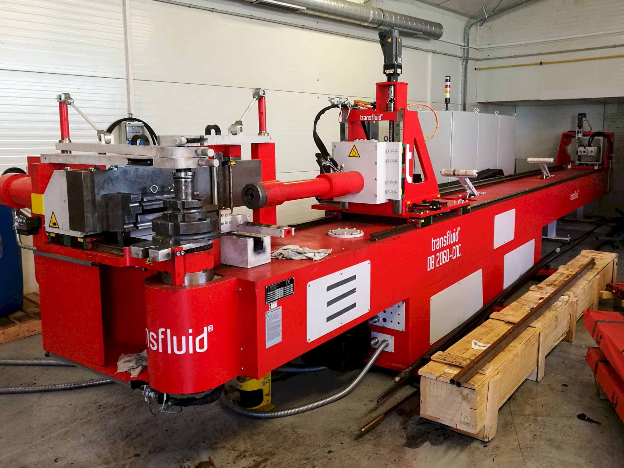 Vista Direita  da Transfluid DB 2060  máquina