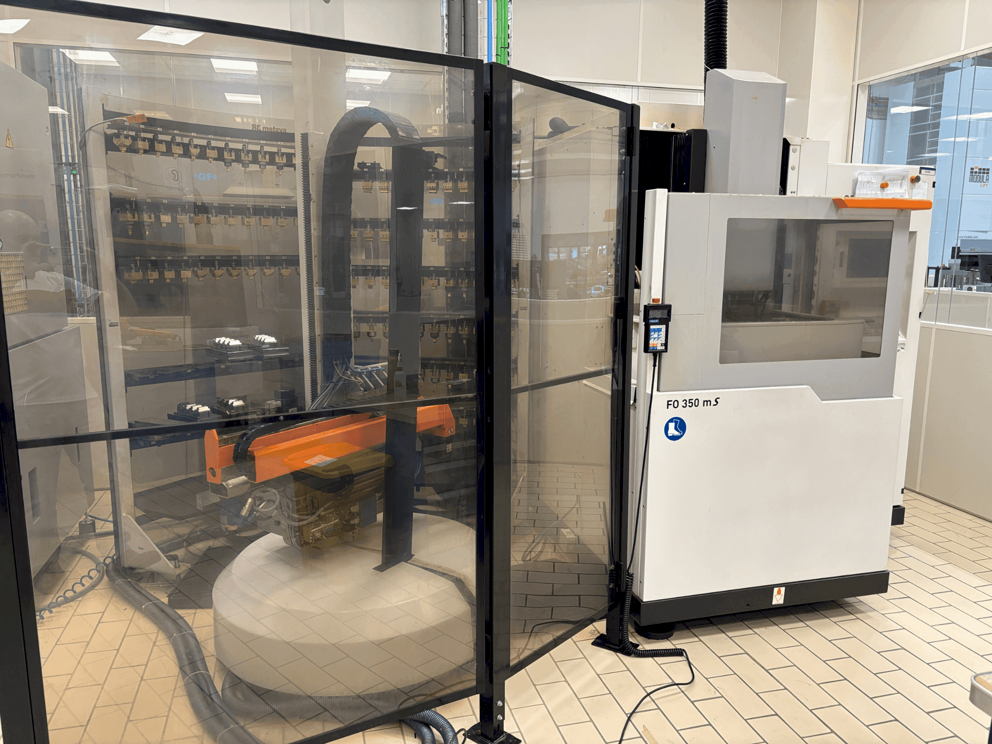 Vista Frontal  da CHARMILLES ROBOFORM 350  máquina