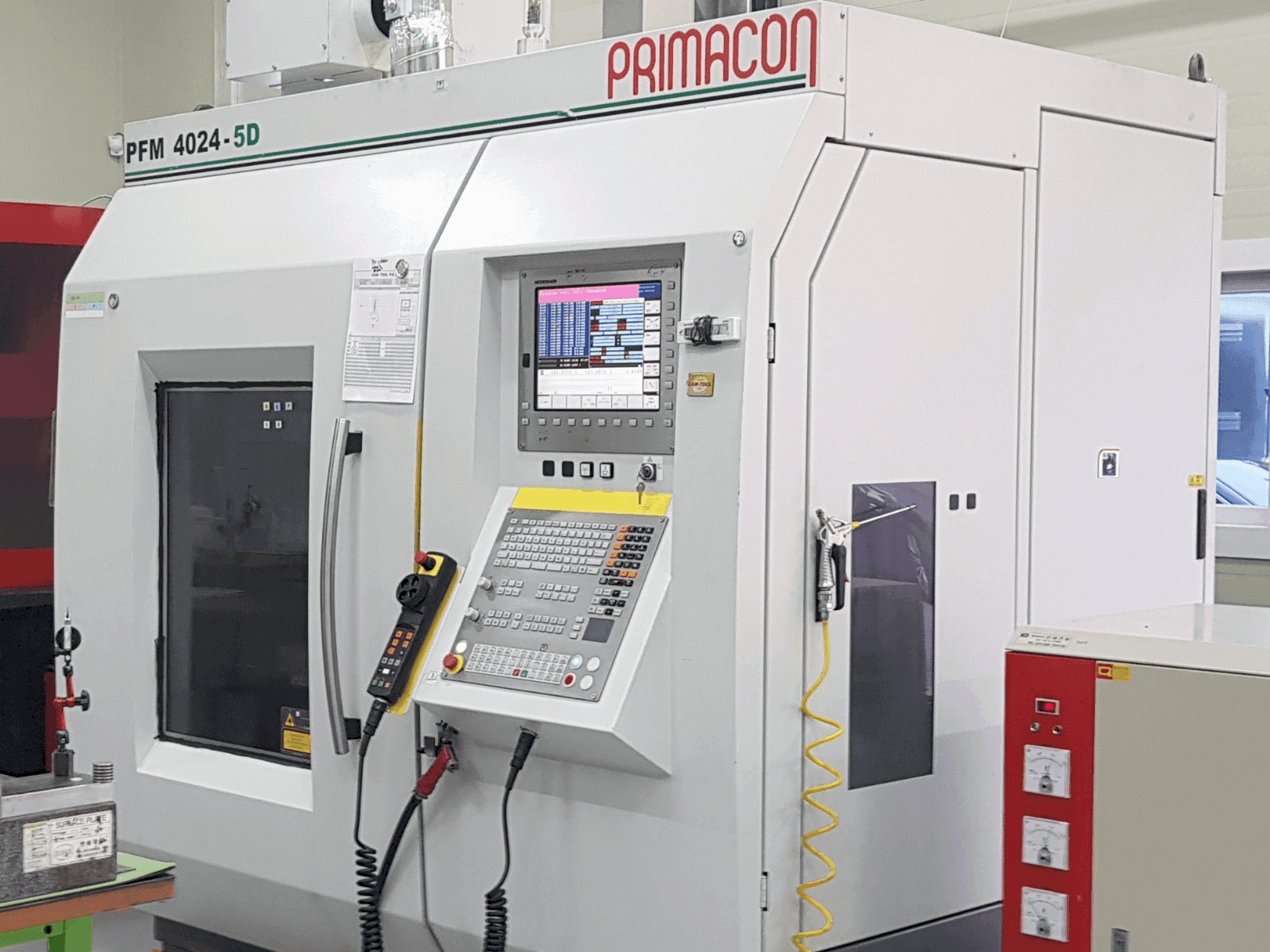 Vista Frontal  da PRIMACON PFM 4024  máquina