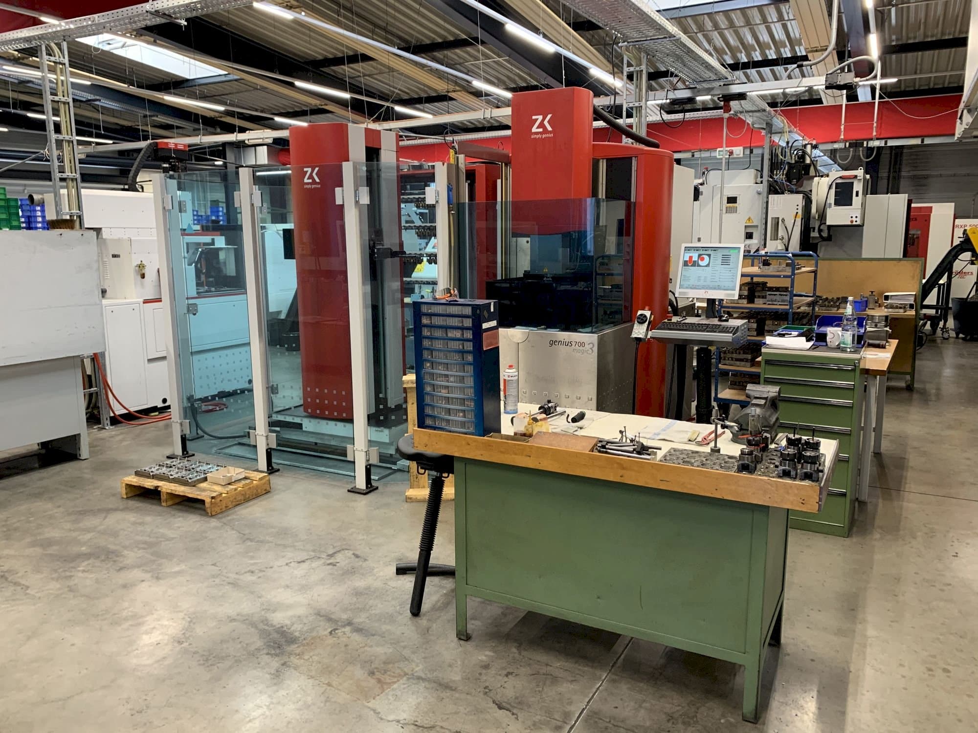 Vista Frontal  da ZK genius 700  máquina