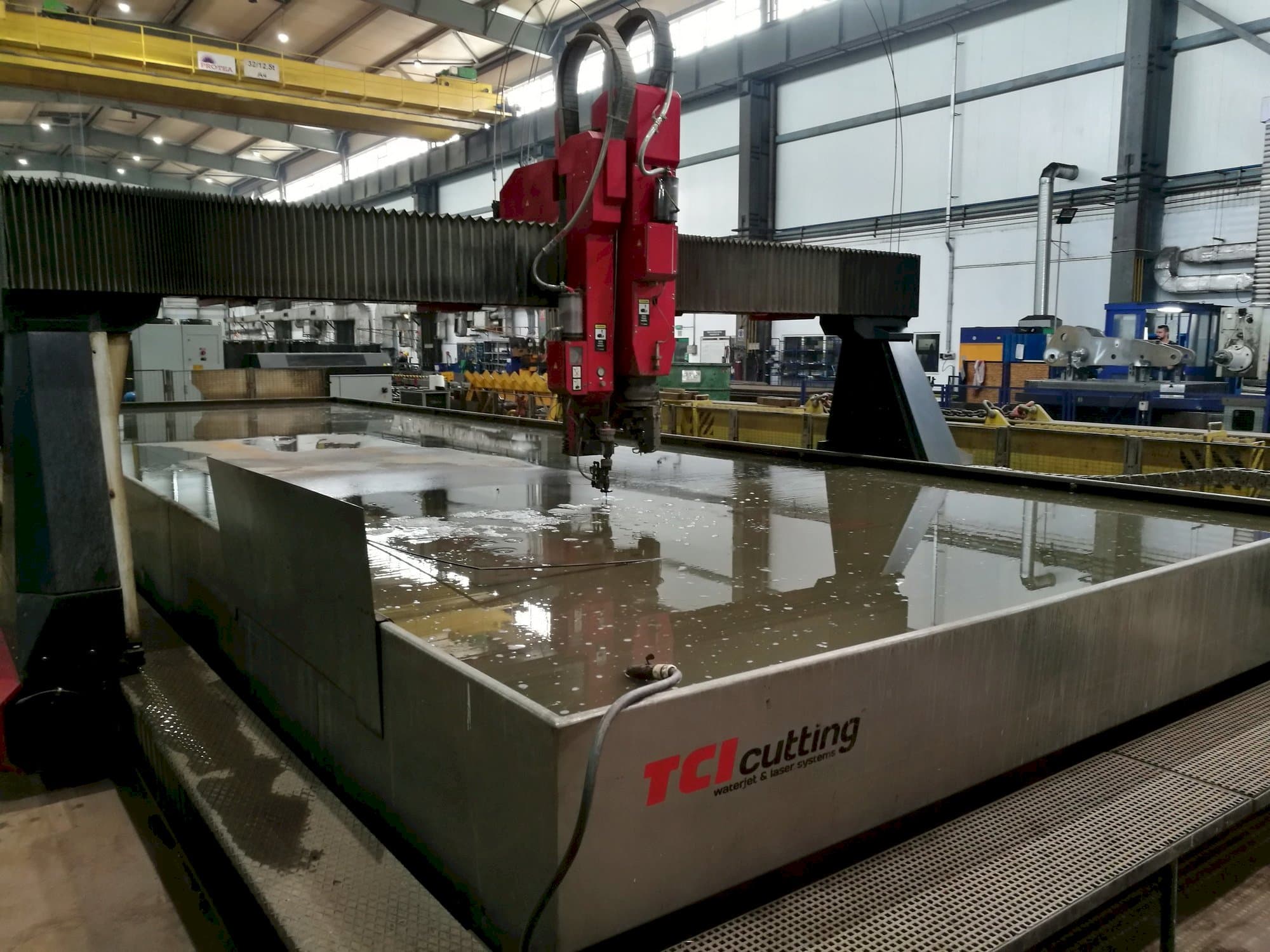 Vista Frontal  da TCI BP-H 30120-1  máquina