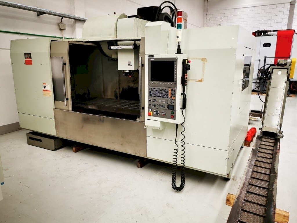 Vista Frontal  da FIRST MCV 1500  máquina