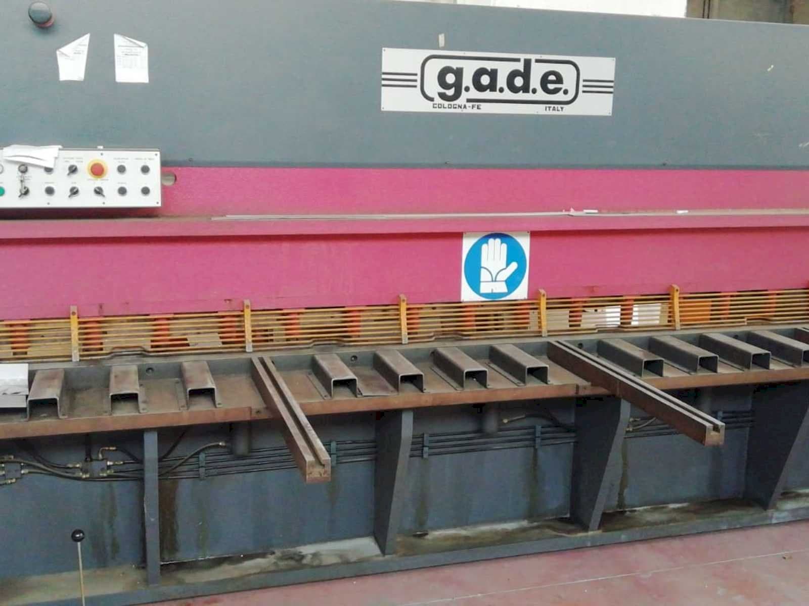 Vista Frontal  da Gade CO - 40 / 4  máquina